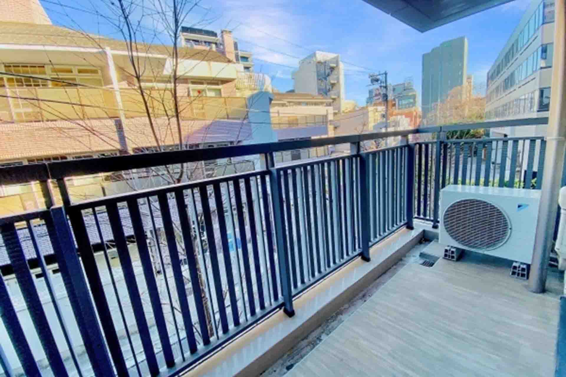 Open Residencia Hiroo The House South Court Balcony.jpg