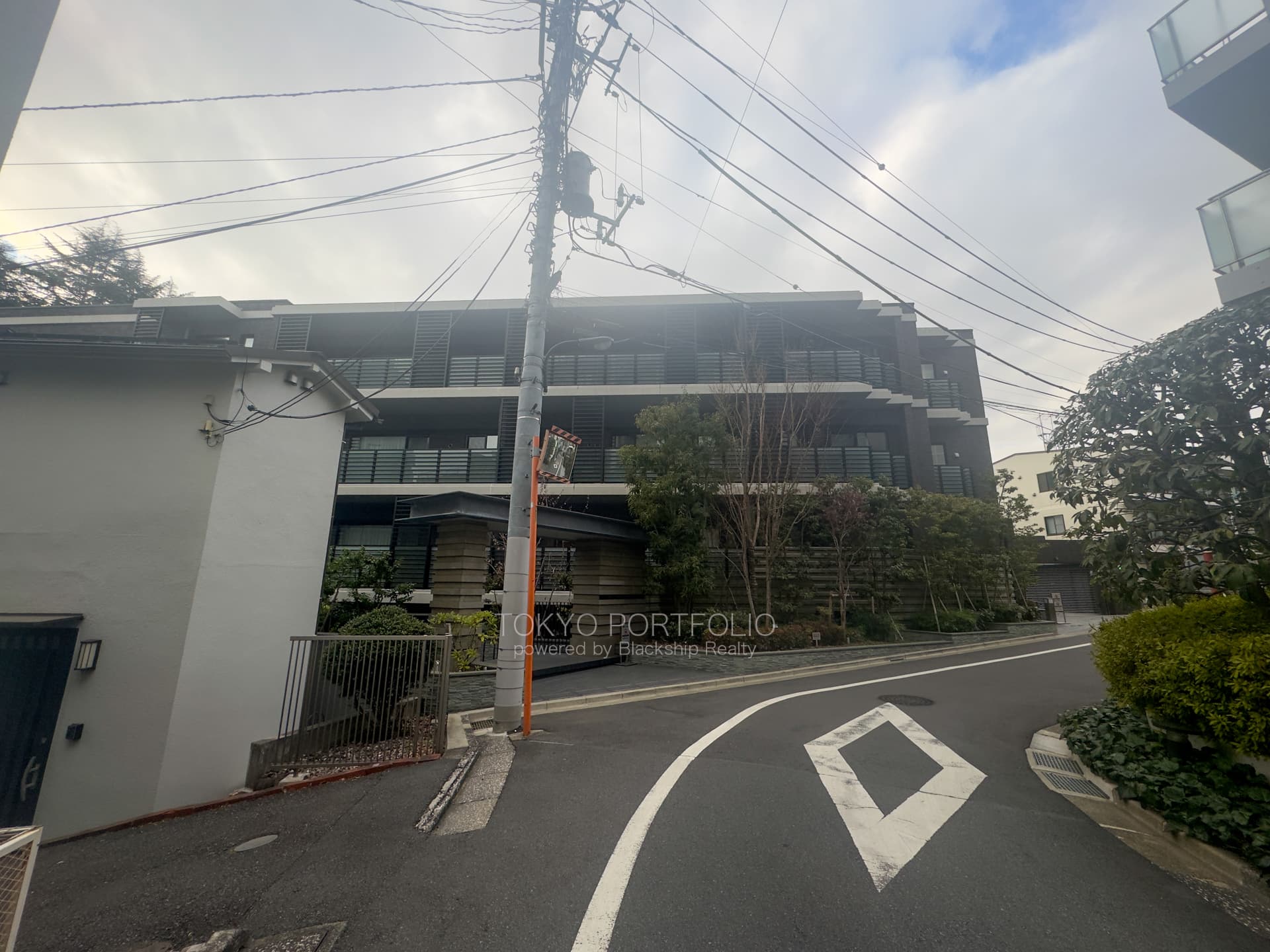 The Park House Gyoen Naitocho-14.jpg