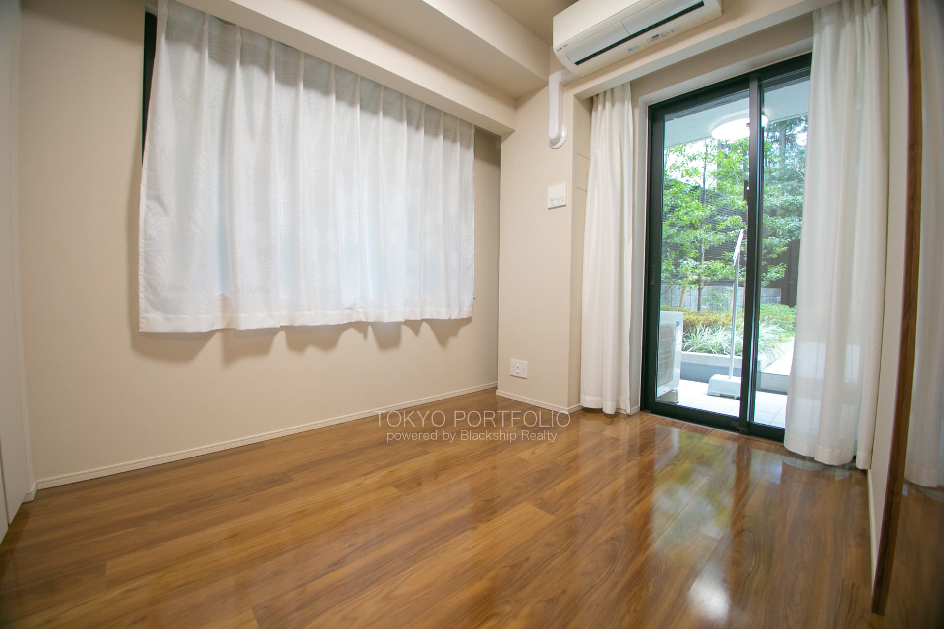 The Park House Gyoen Naitocho-11.jpg