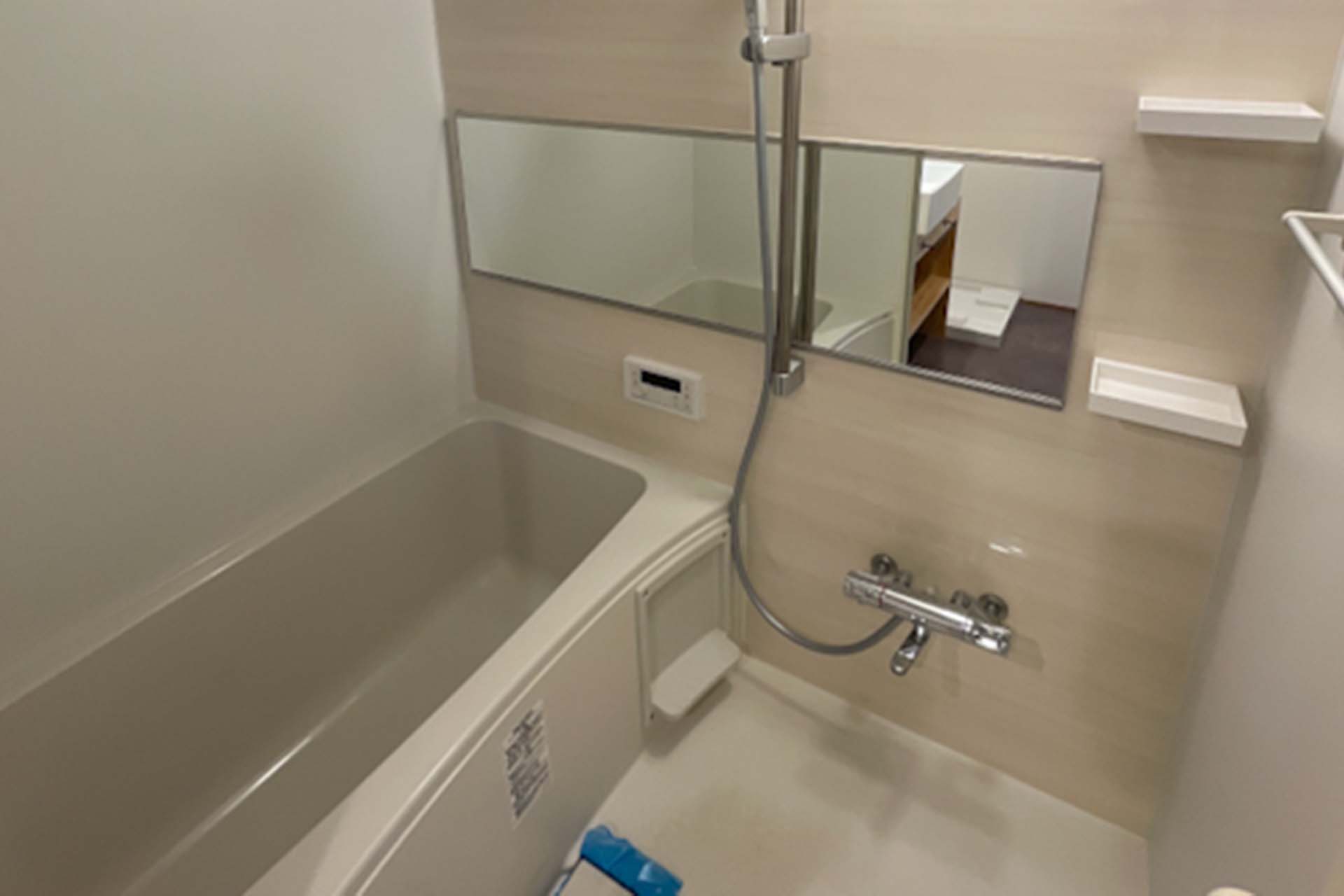 Roppongi Heights Bathroom.jpg