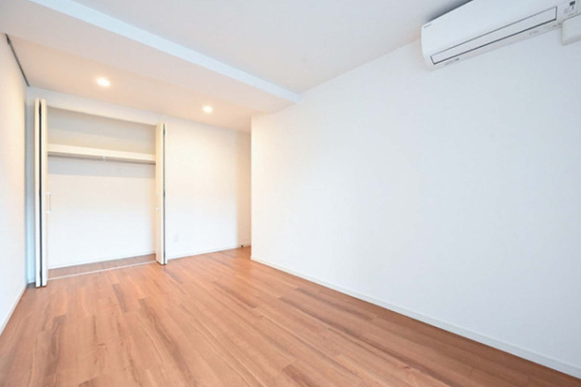 HF Shirokane Takanawa Residence Bedroom.jpg