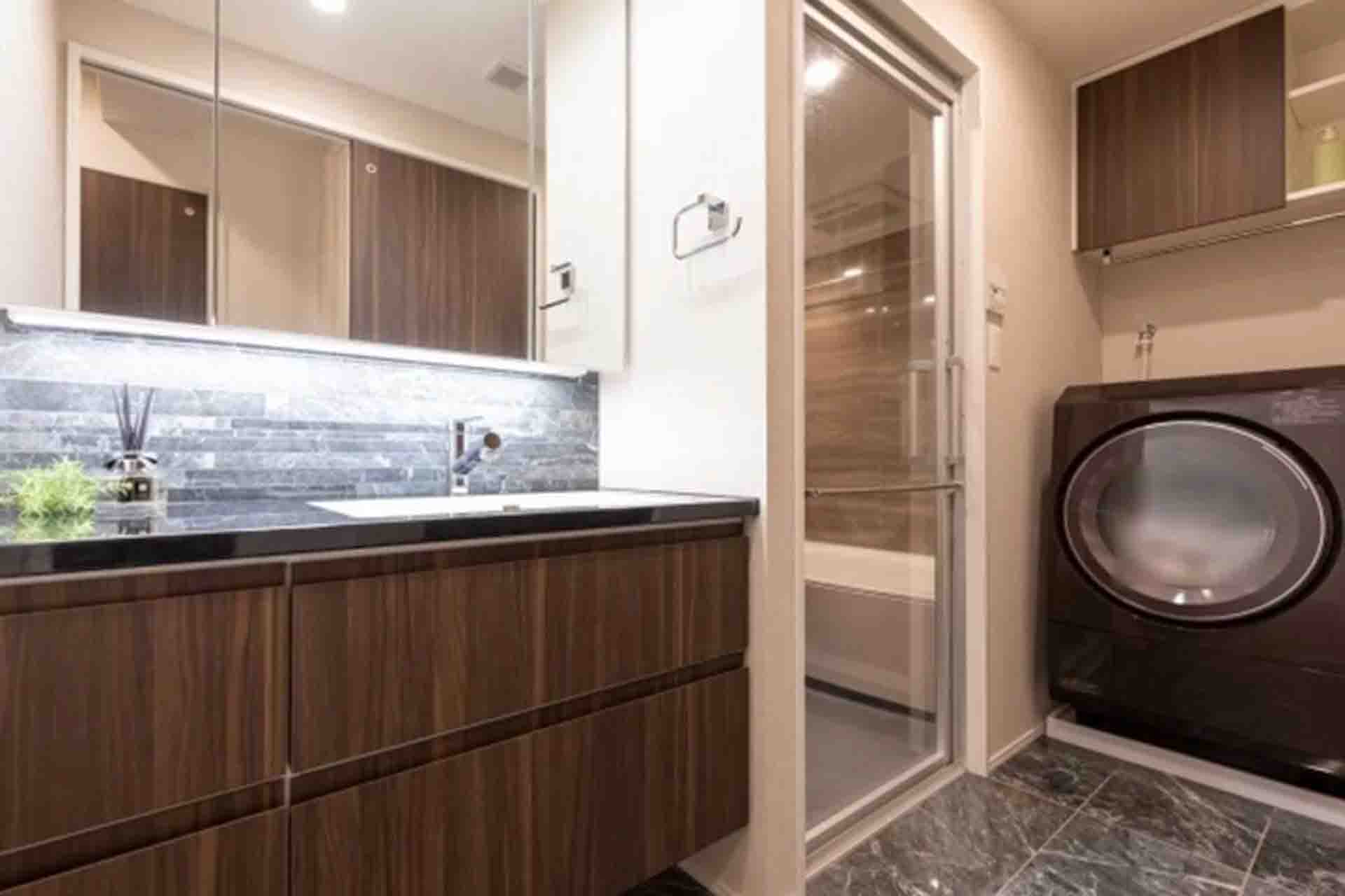 Lions Mansion Nogizaka Bathroom2.jpg