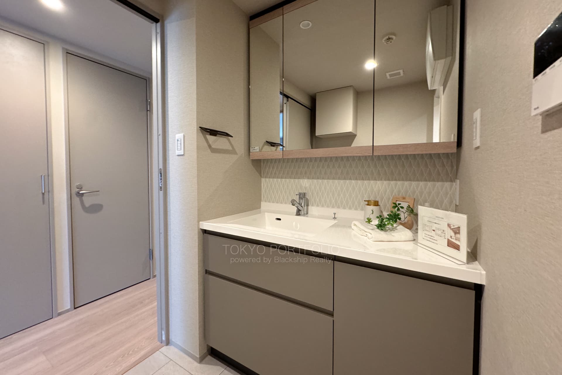 Adenium Omori Sanno
-10.jpg