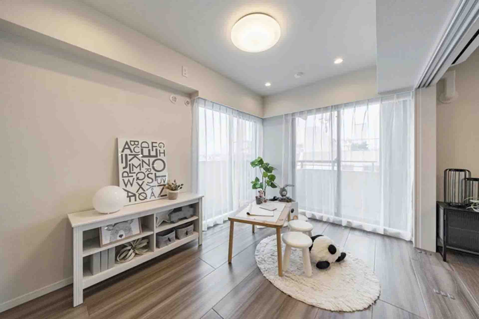 Diana Court Gakugei daigaku Bedroom.jpg