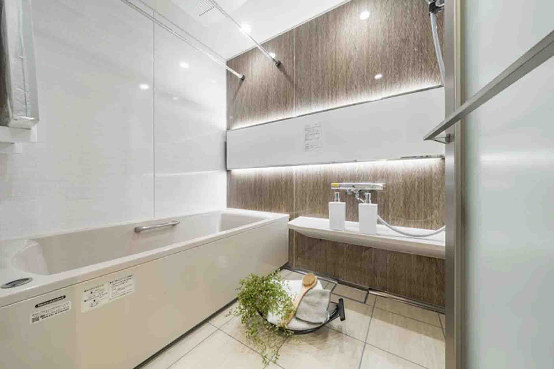 Diana Court Gakugei daigaku Bathroom2.jpg
