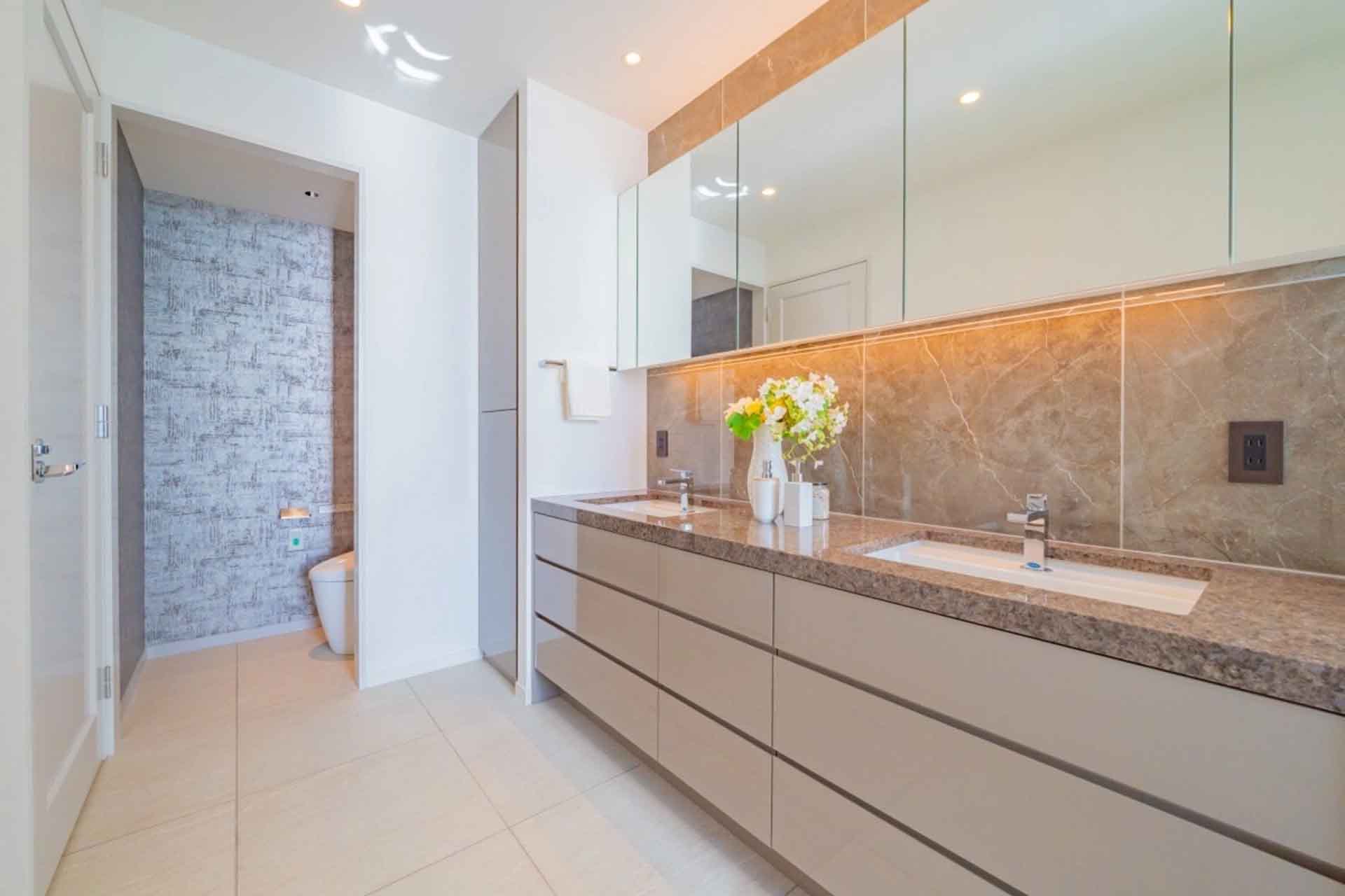 Tokyo Twin Parks Light Wing Bathroom.jpg