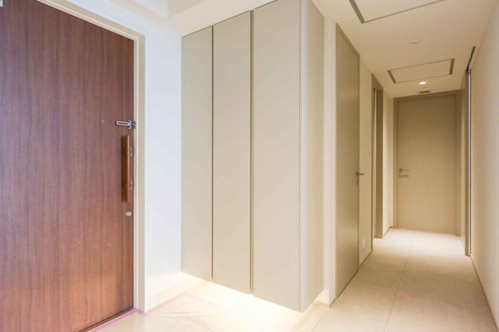 Tokyo Twin Parks Left Wing entrance.jpg
