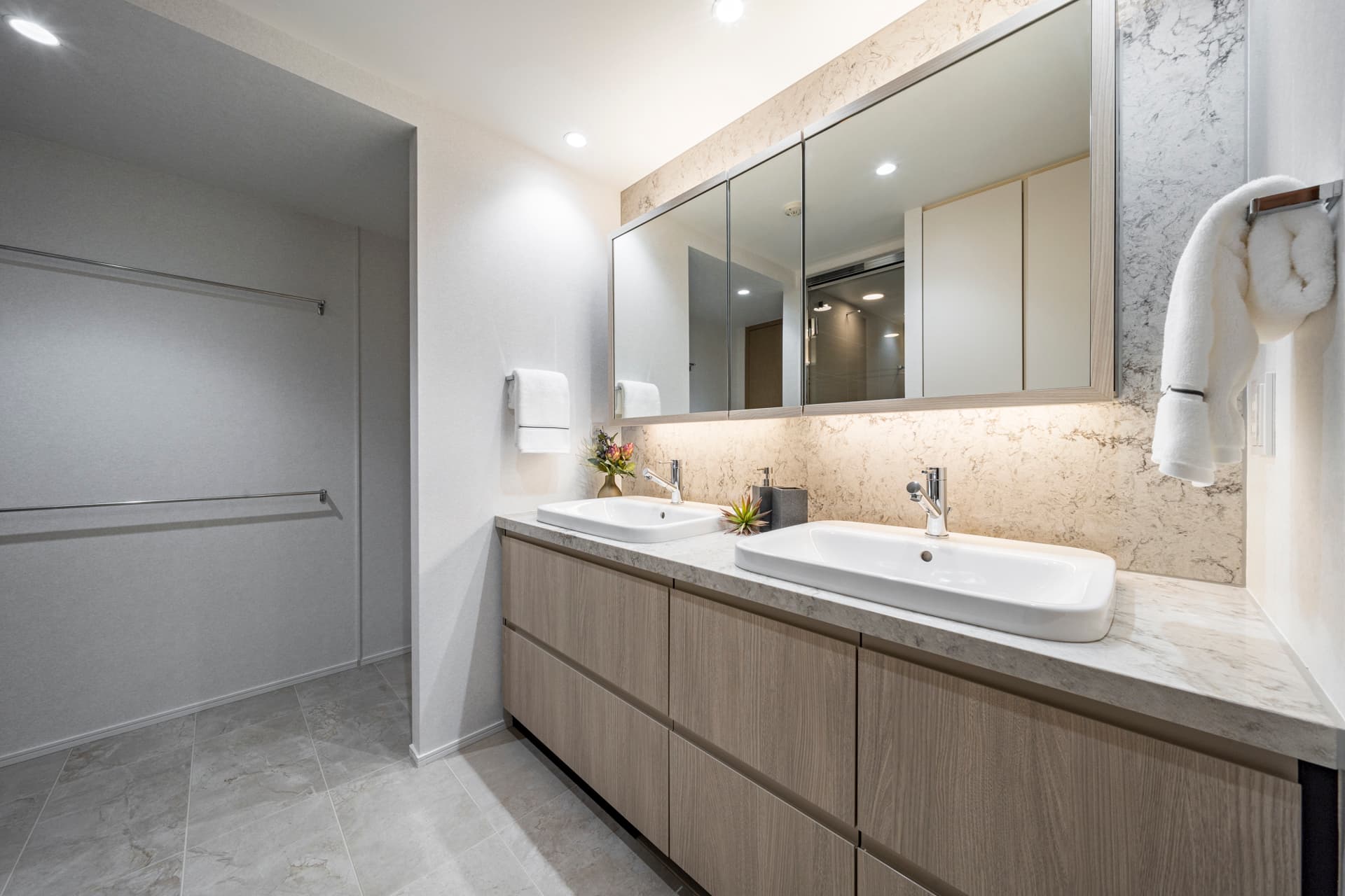 PROUD DAIKANYAMA TERRACE Bathroom2.jpg