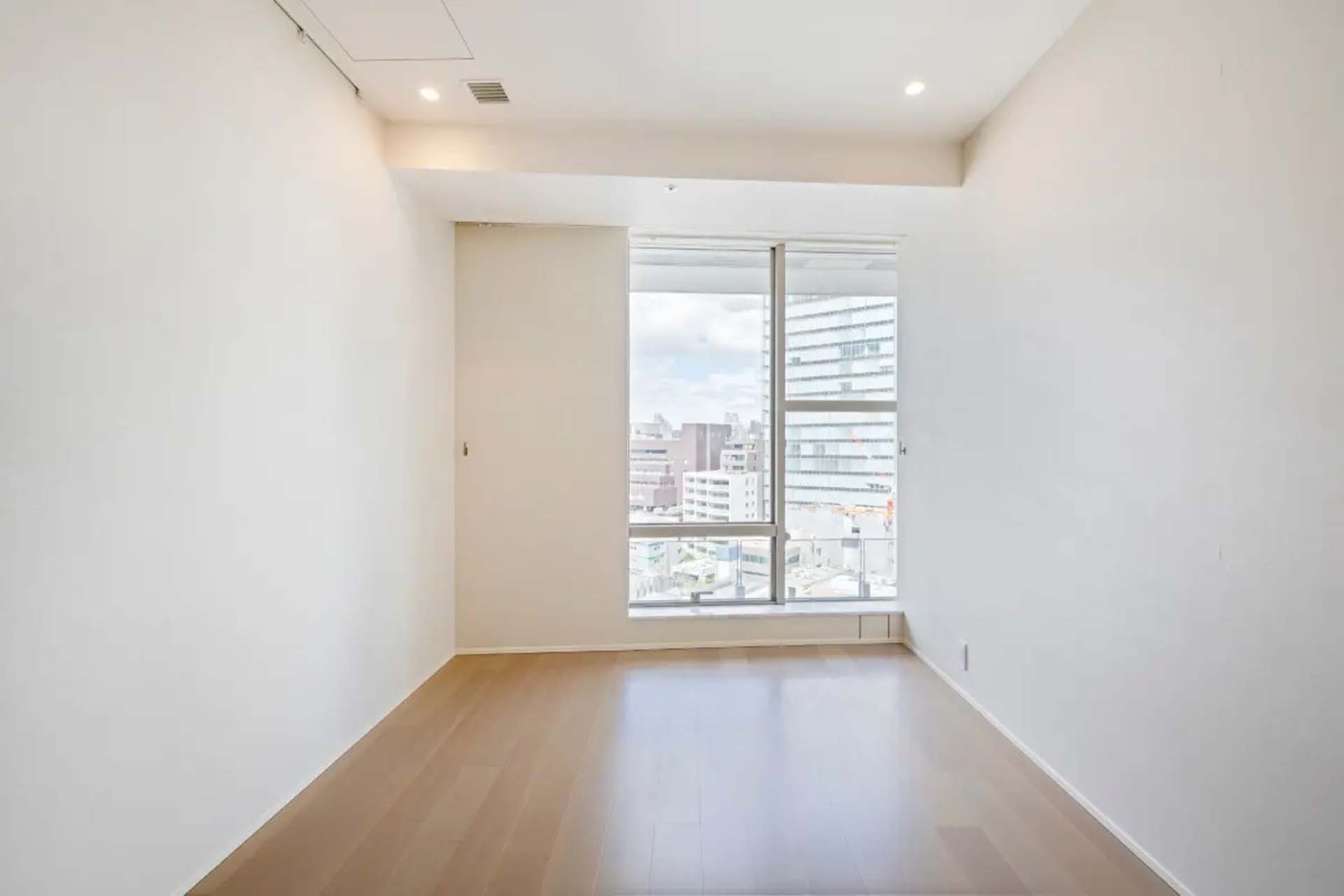 Park Court Aoyama The Tower Bedroom.jpg