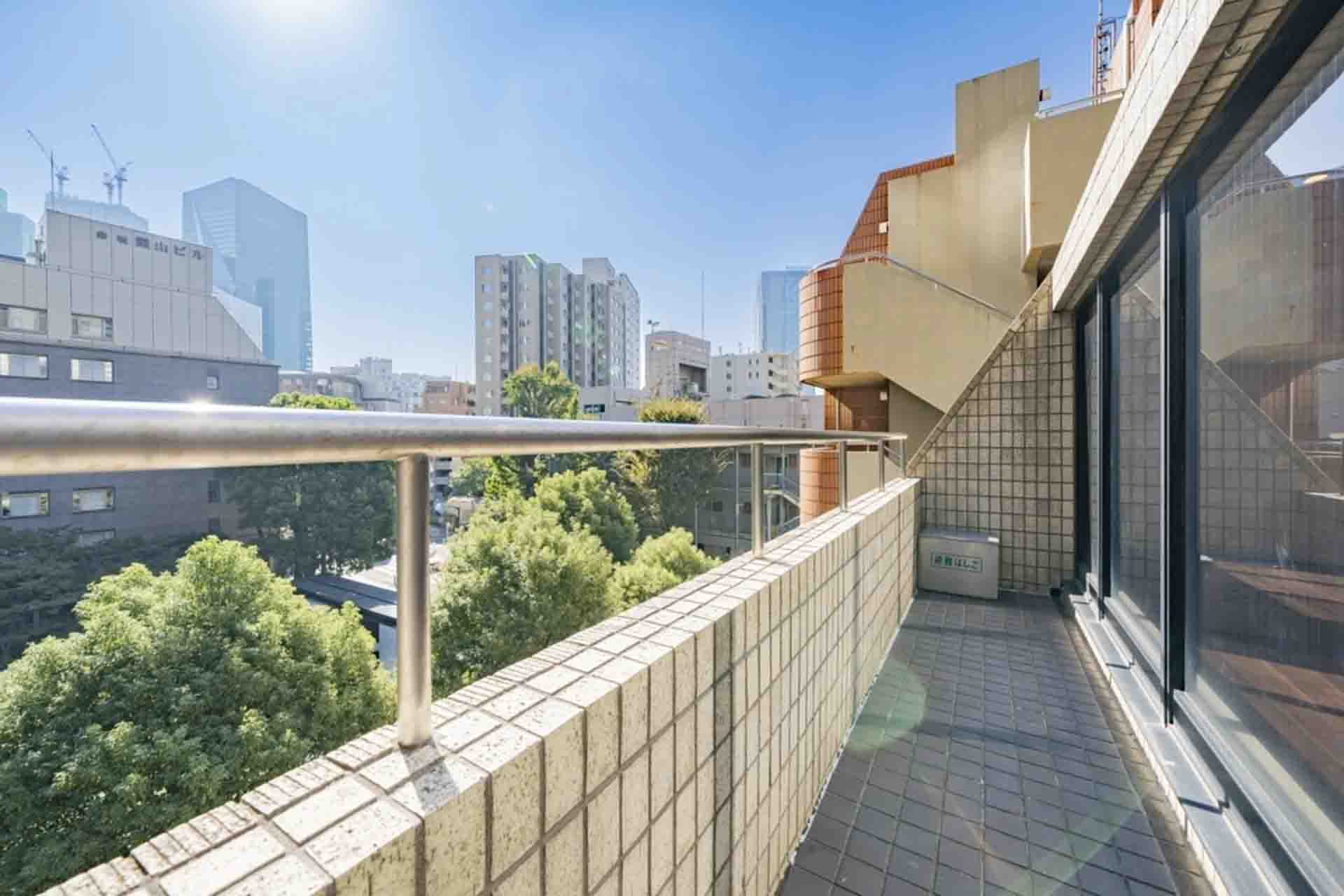 Grand Maison Akasaka Balcony.jpg