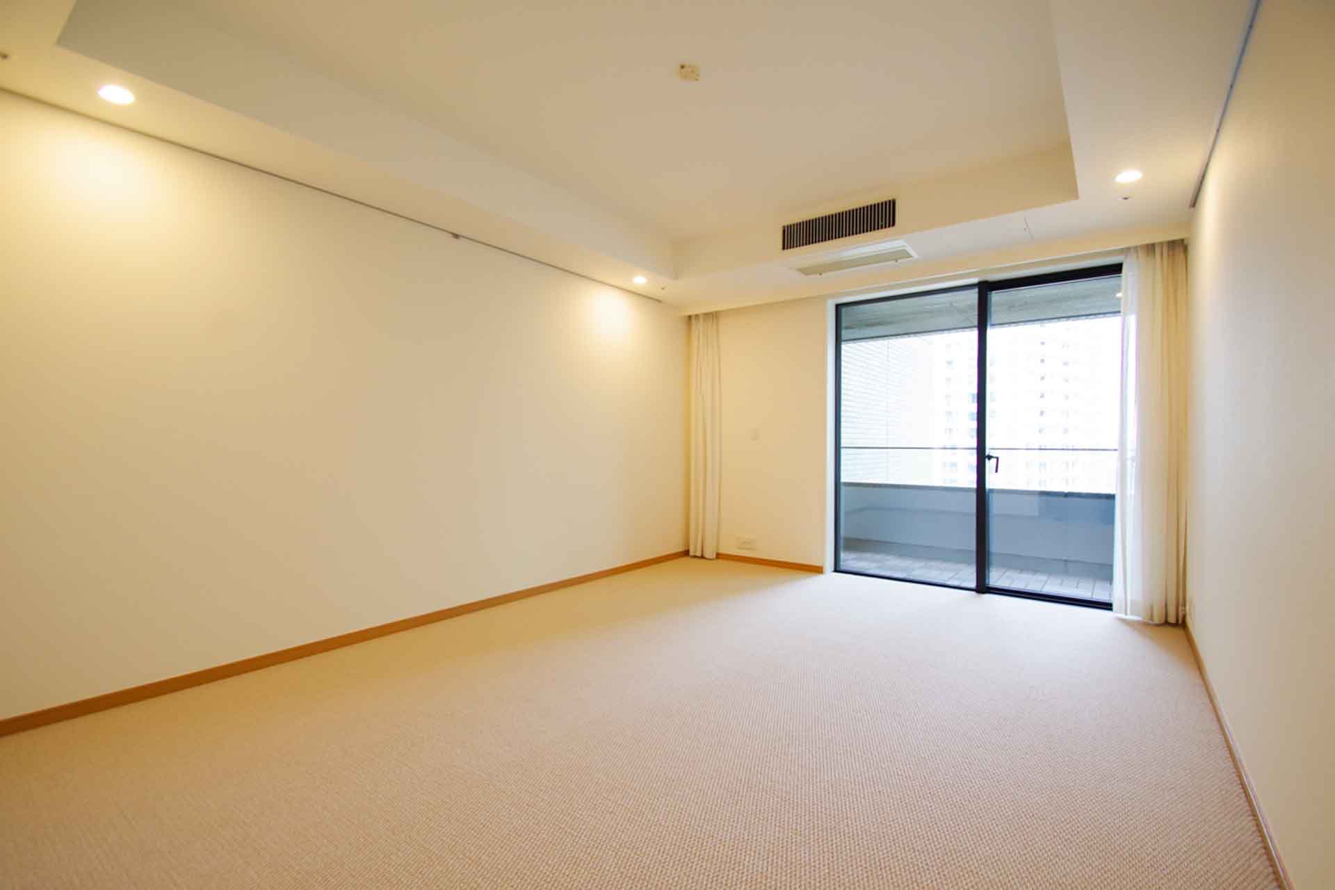 IZUMI GARDEN RESIDENCE Bedroom.jpg