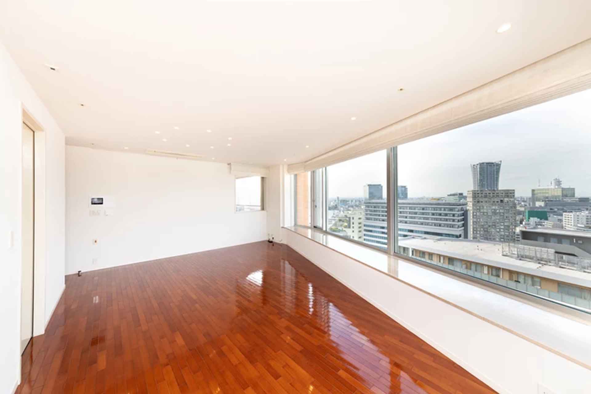 Aoyama Park Tower LDK.jpg