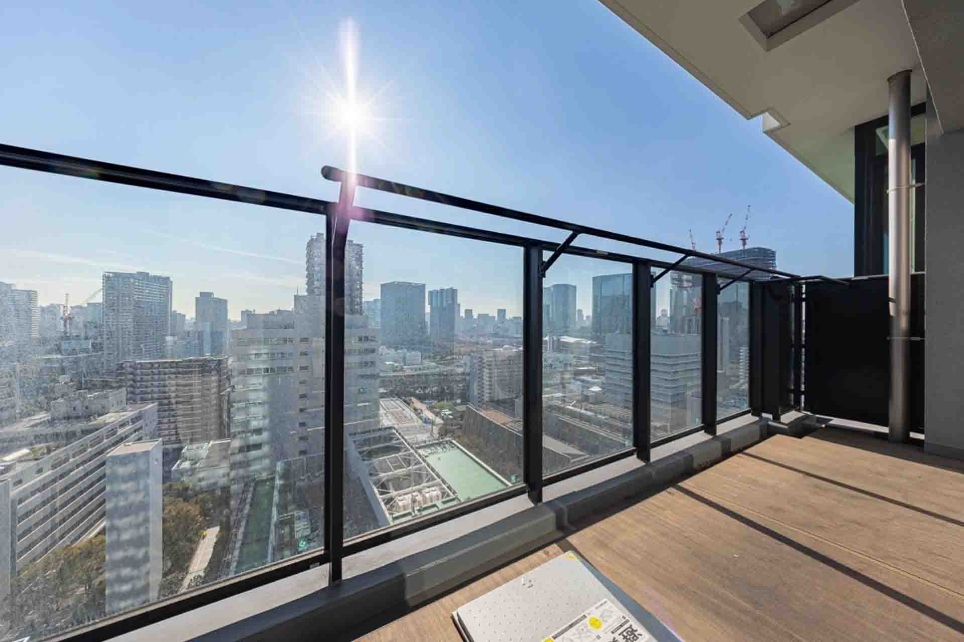 Proud Tower Shibaura Balcony.jpg