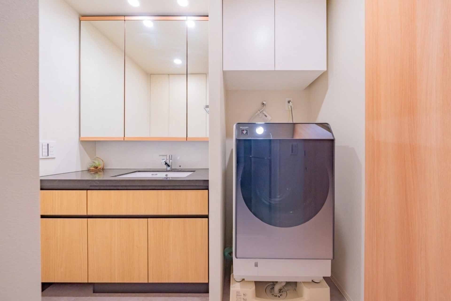 Proud Tower Shibaura Bathroom.jpg