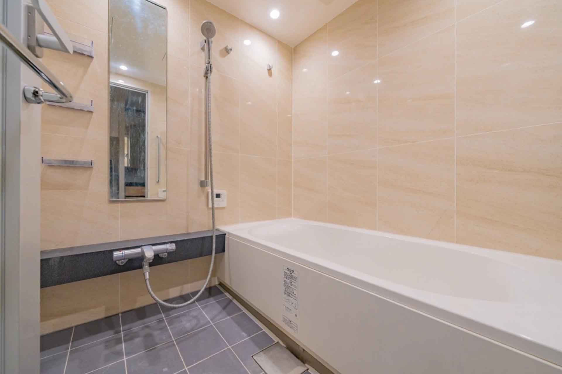 Proud Tower Shibaura Bathroom2.jpg