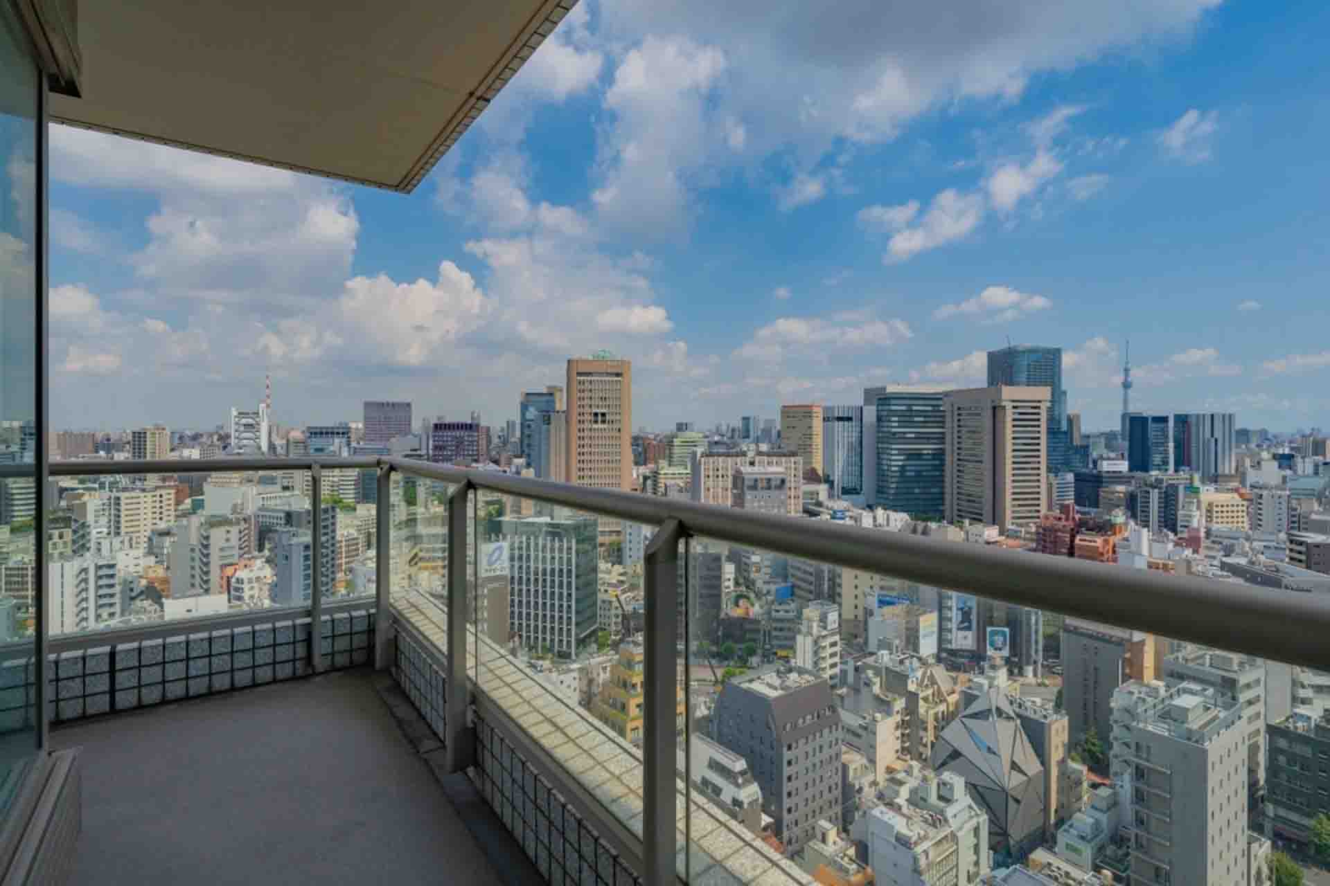 Tokyo Park Tower Balcony.jpg