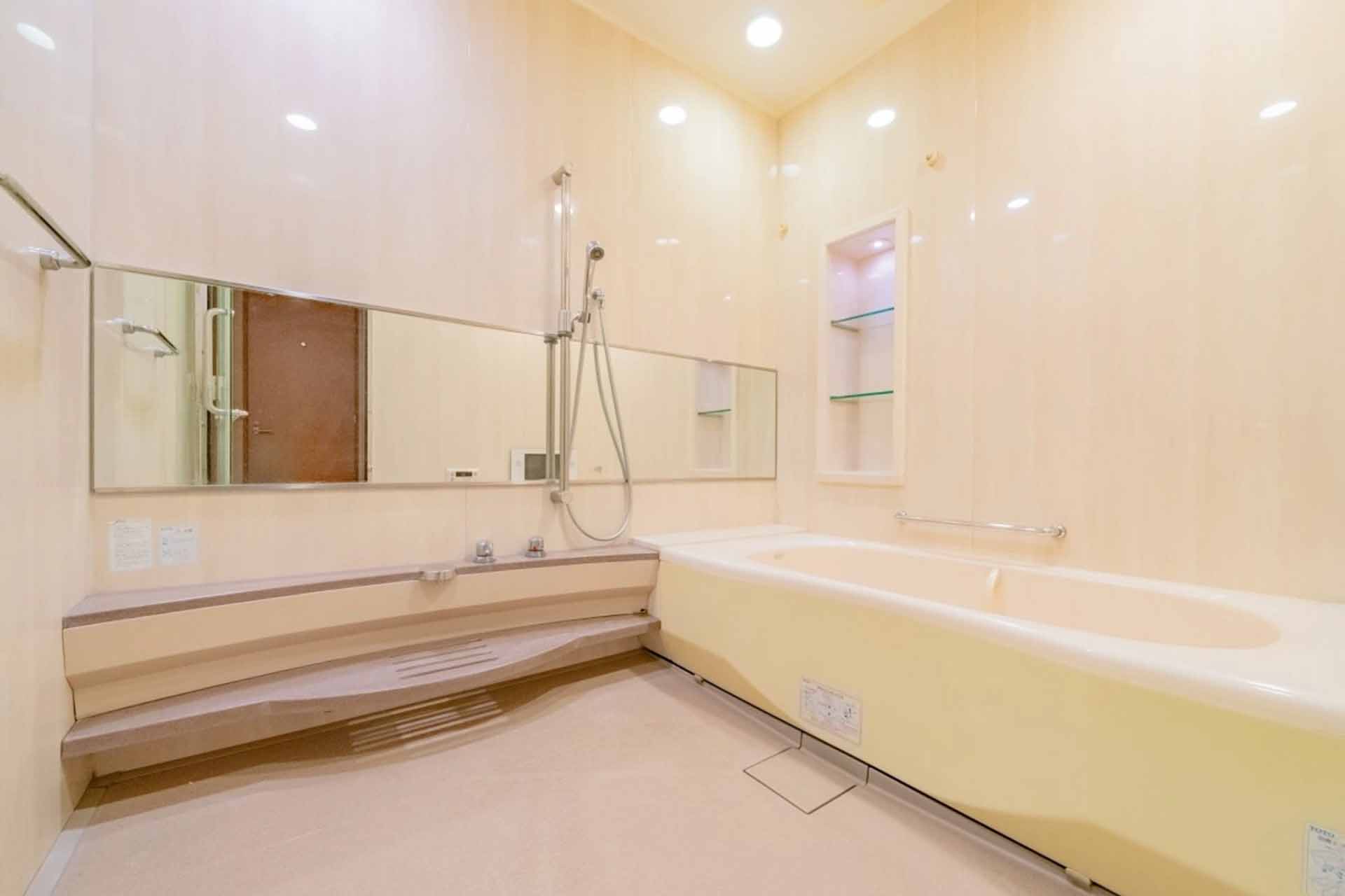 Tokyo Park Tower Bathroom.jpg