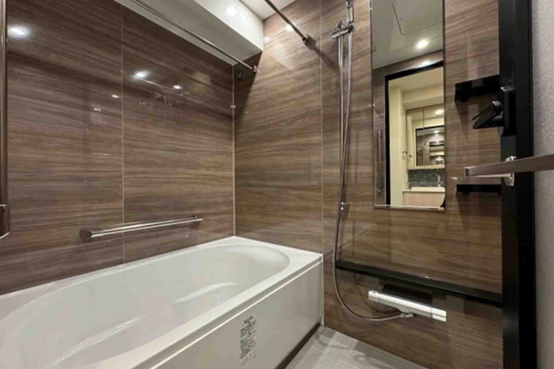 PIARS AZABU EAST Bathroom.jpg