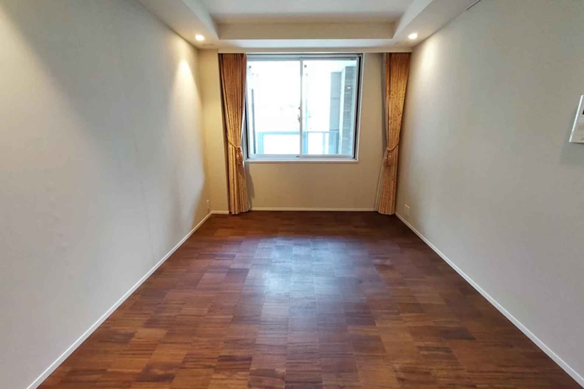 Park Mansion Mita Hinatazaka Bedroom.jpg