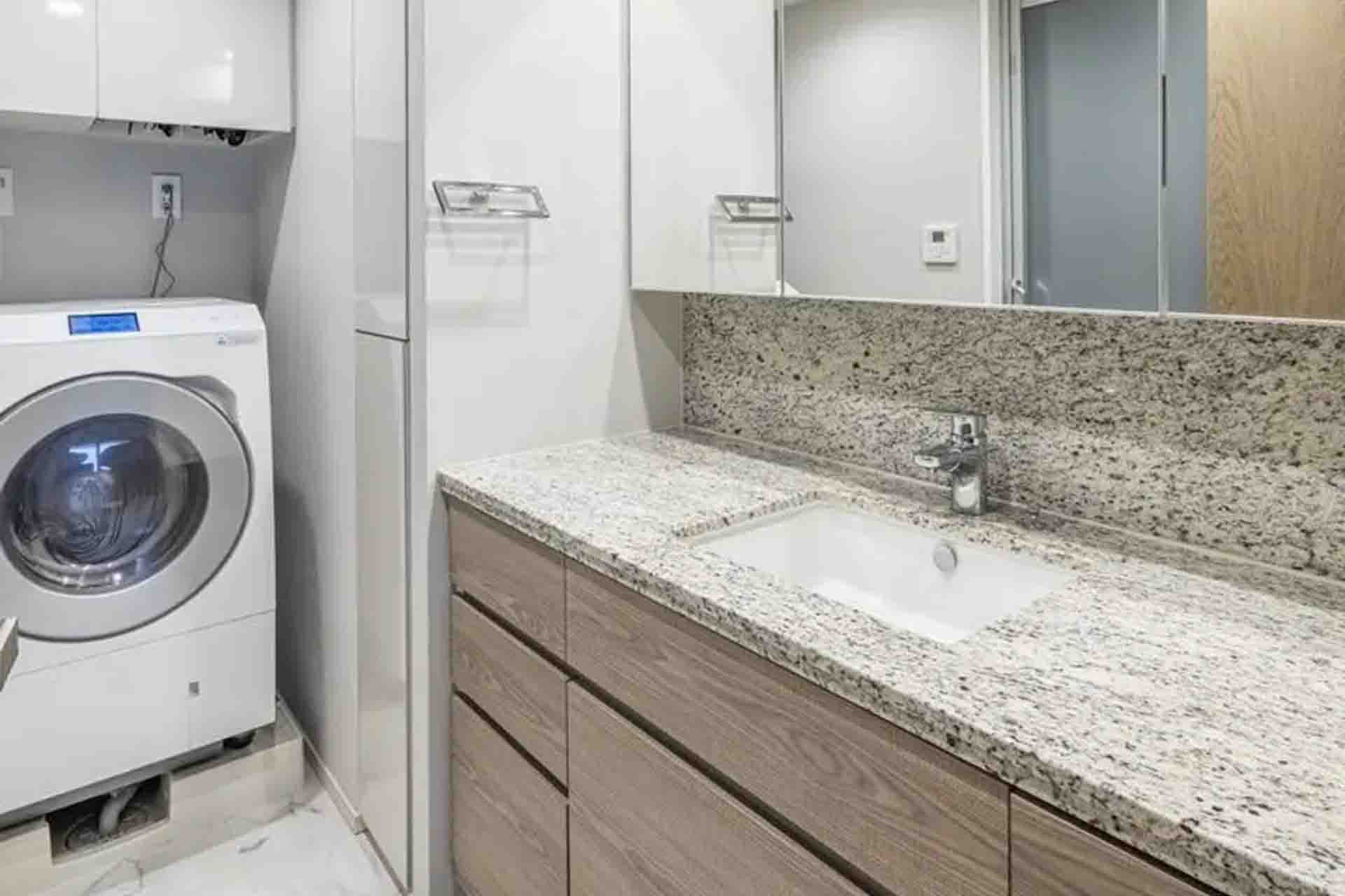 The Parkhouse Mita Garden Residence Building Bathroom2.jpg