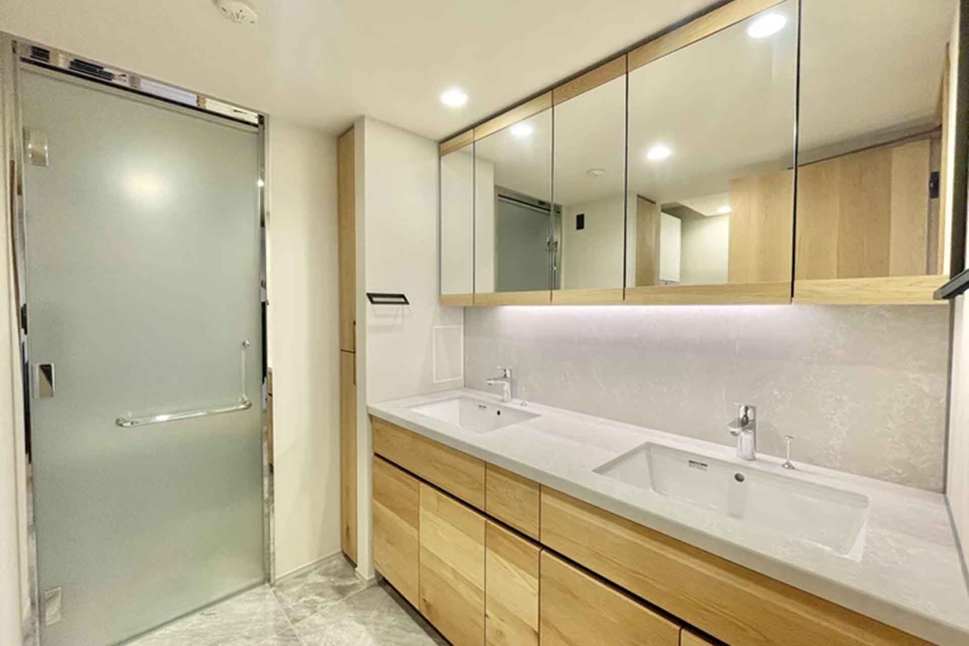  Brands Jiyugaoka bathroom.jpg