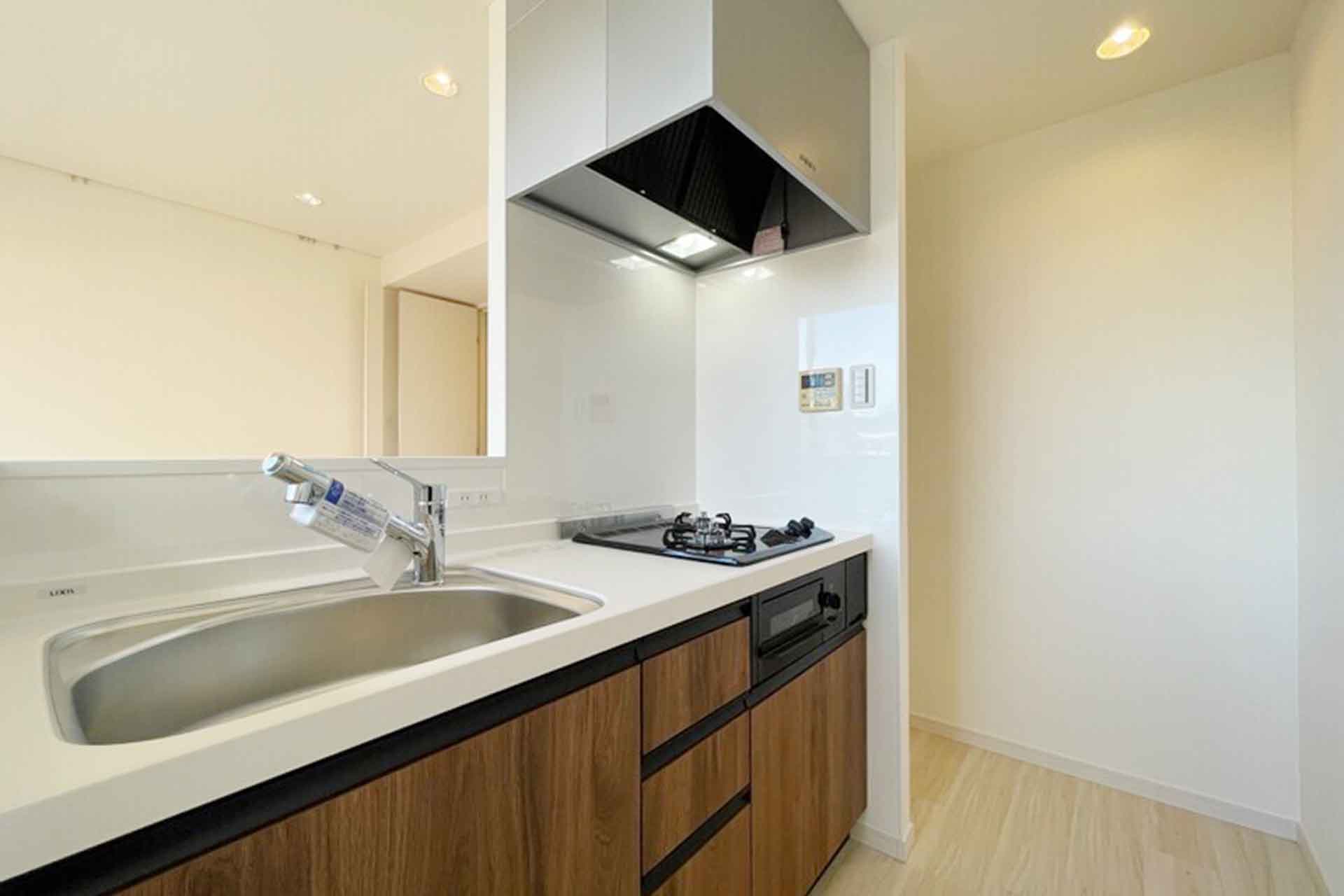 Frontier Residence Minamiazabu Kitchen.jpg