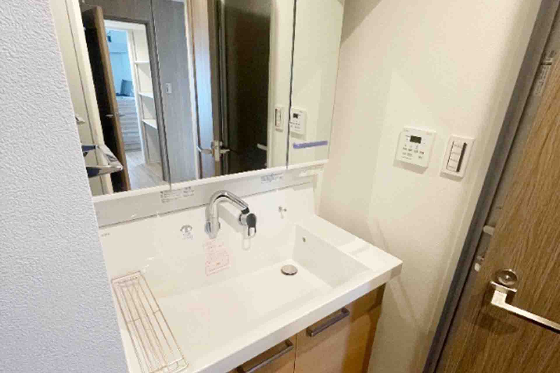 AZABU ARTEMIS Bathroom.jpg