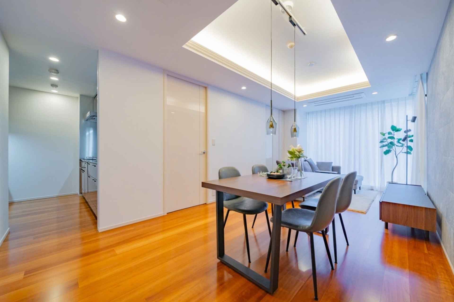 Park Court Akasaka Sakurazaka LDK.jpg