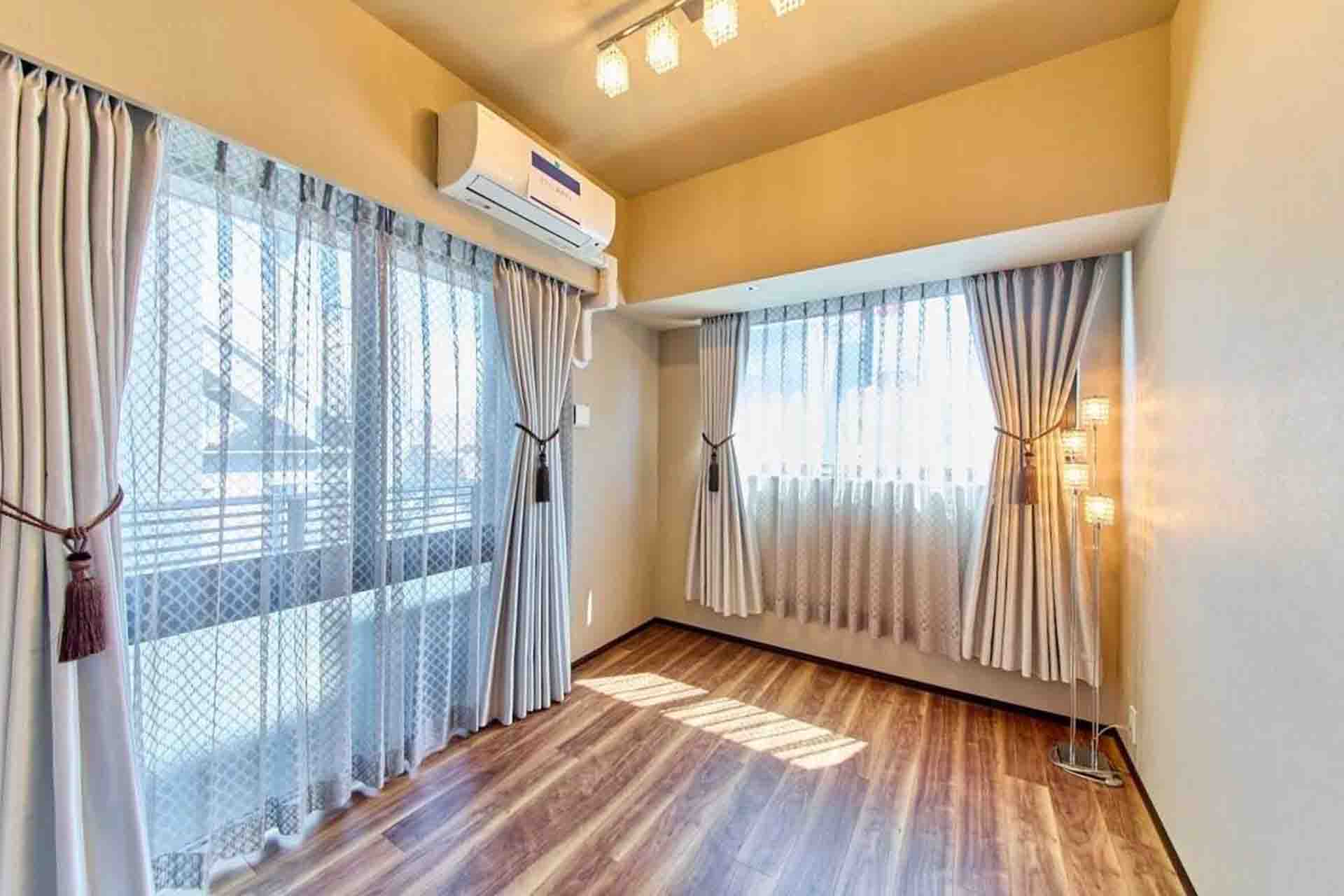 Park Luxe Toranomon Bedroom.jpg