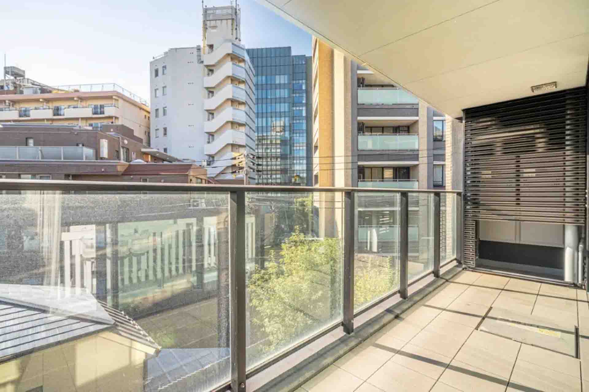 Wellis Arisugawa Balcony.jpg