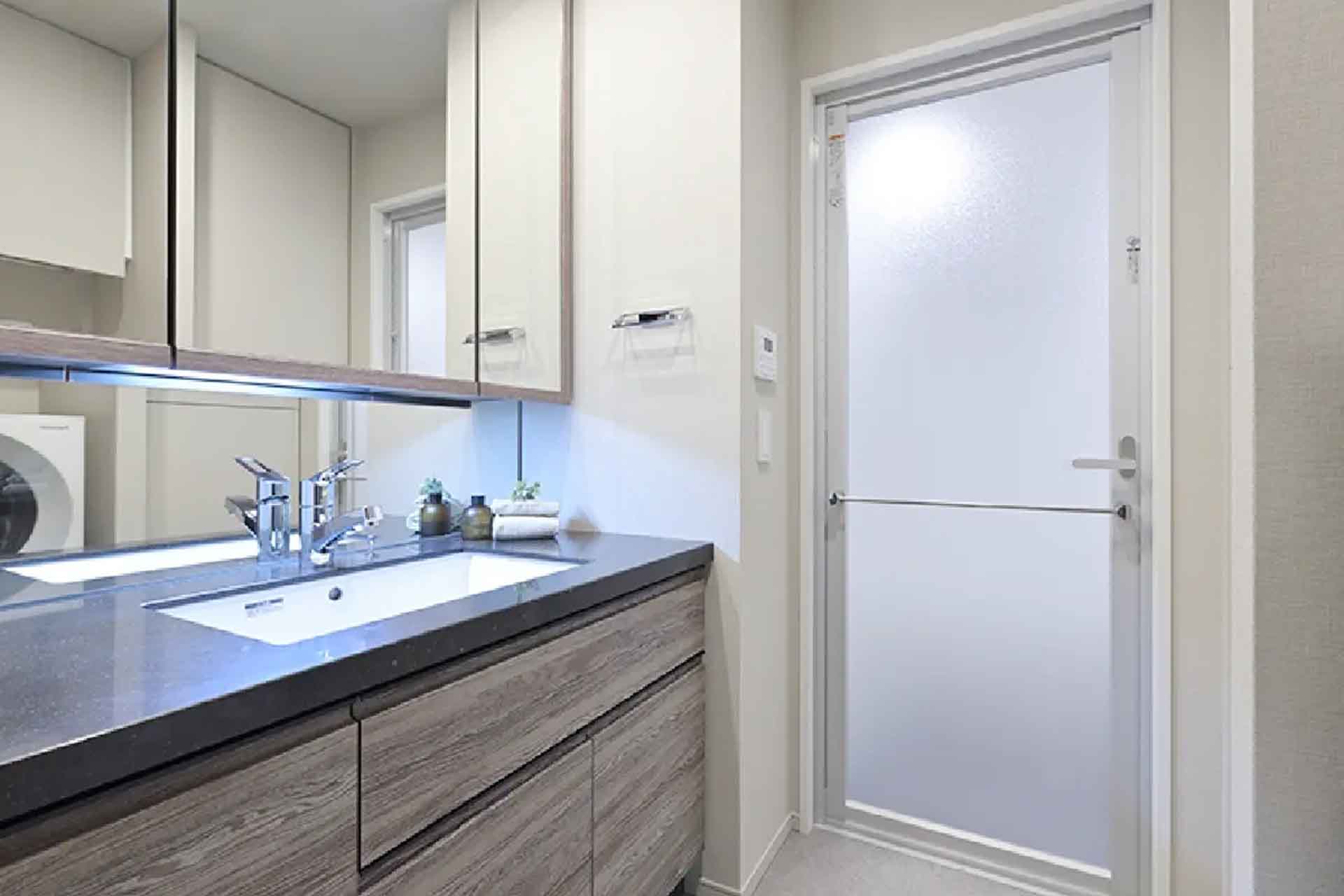 Atlas Aoyama Residential Bathroom.jpg