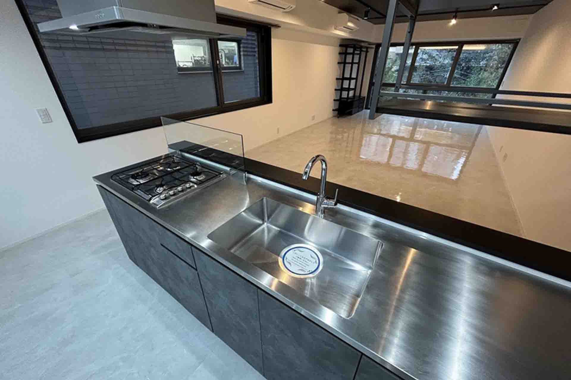 Gran Casa Roppongi kitchen.jpg