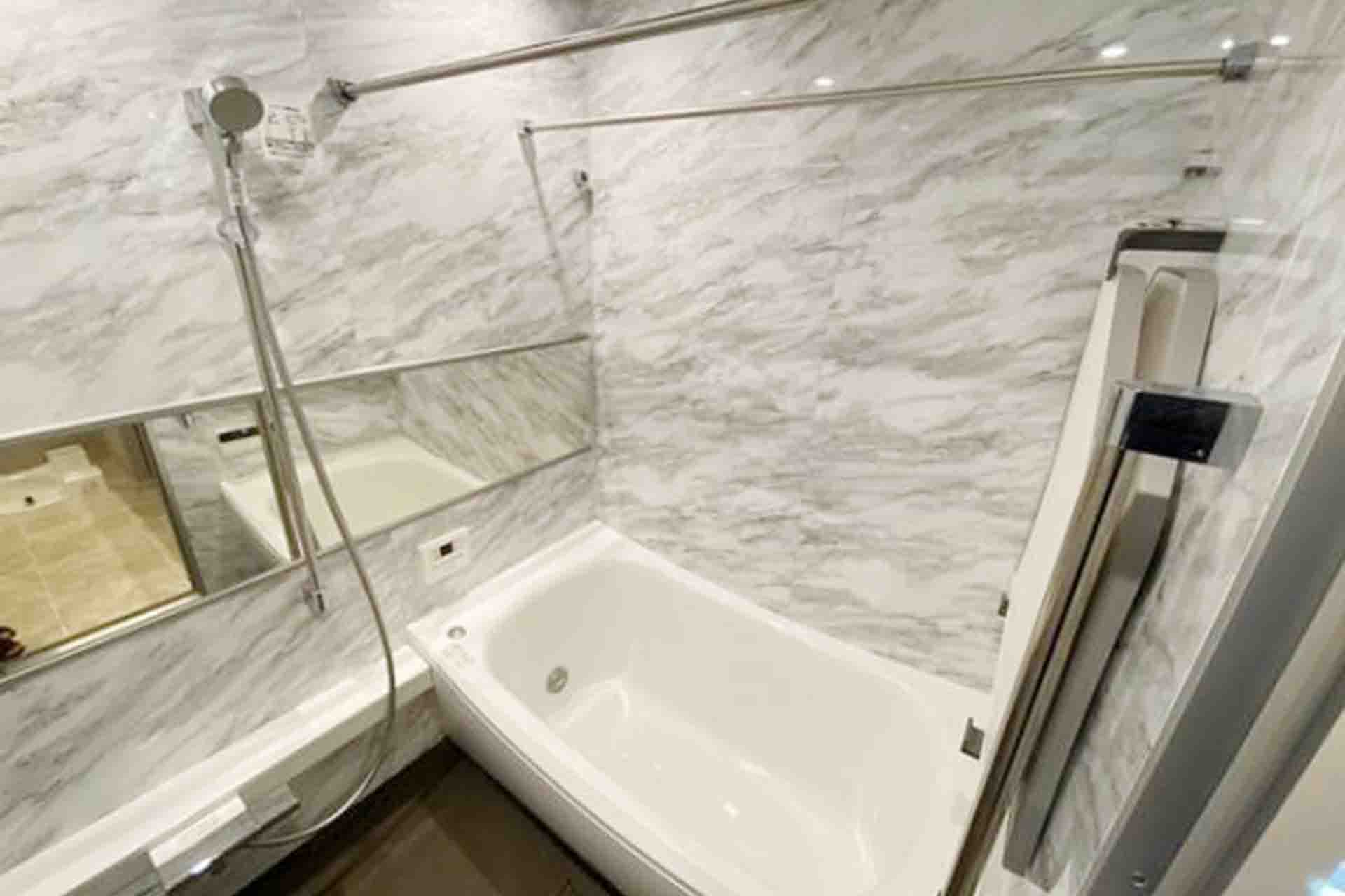 Grand Hills Ebisu Bathroom.jpg