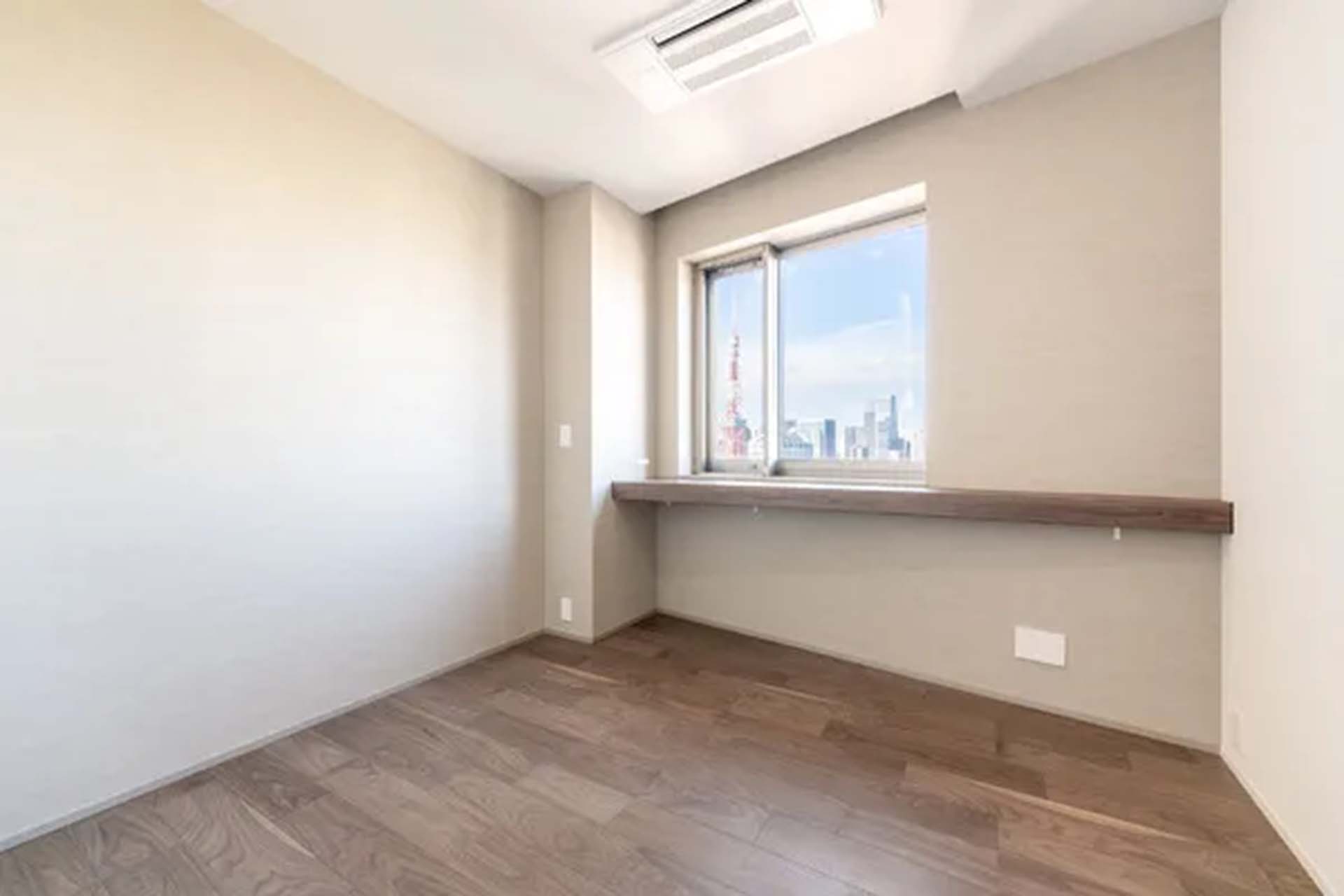 Park House Shiba Tower Bedroom.jpg