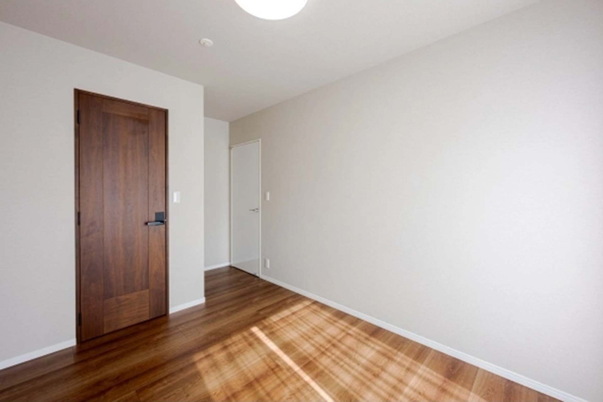 Park Nade Motoazabu Bedroom.jpg