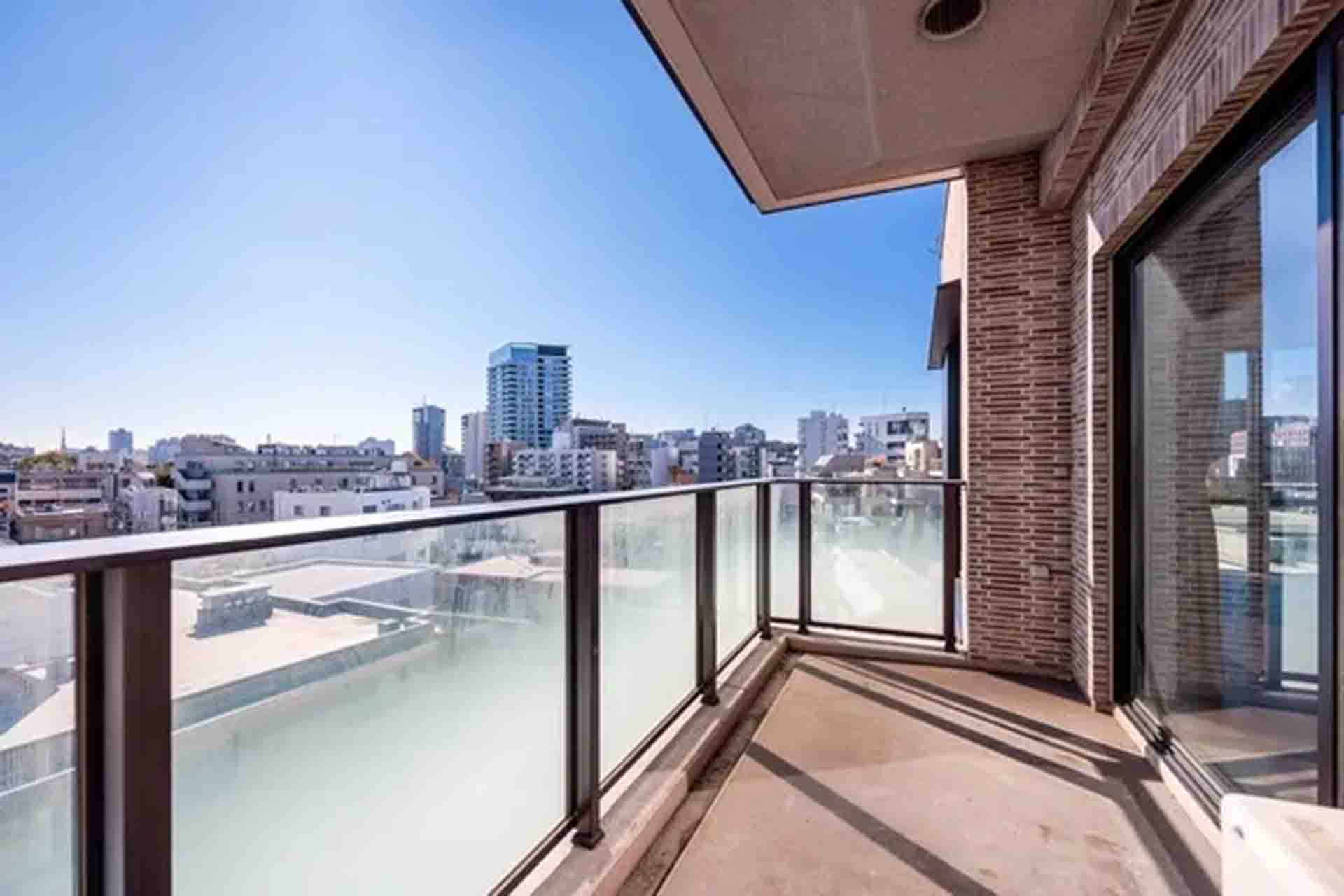 The Parkhouse Nishiazabu Kasumicho Balcony.jpg