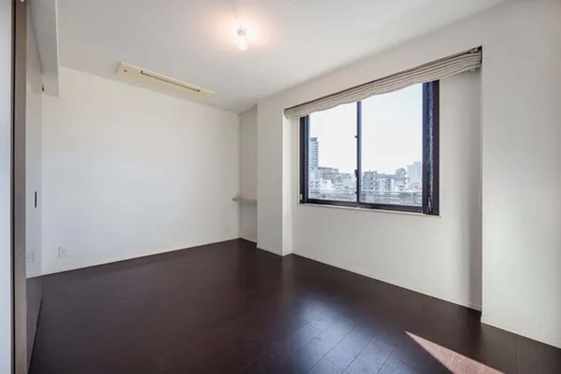 The Parkhouse Nishiazabu Kasumicho Bedroom.jpg