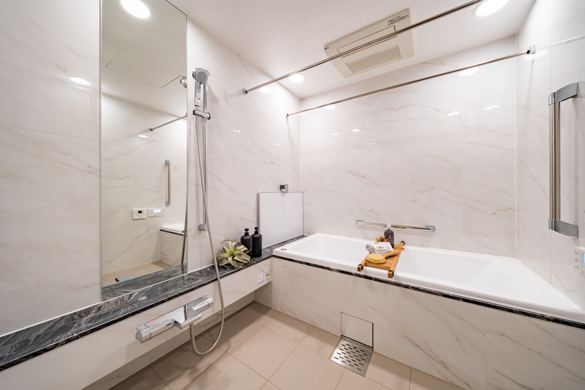 The Parkhouse Shibuya Nanpeidai　Bathroom2.jpg