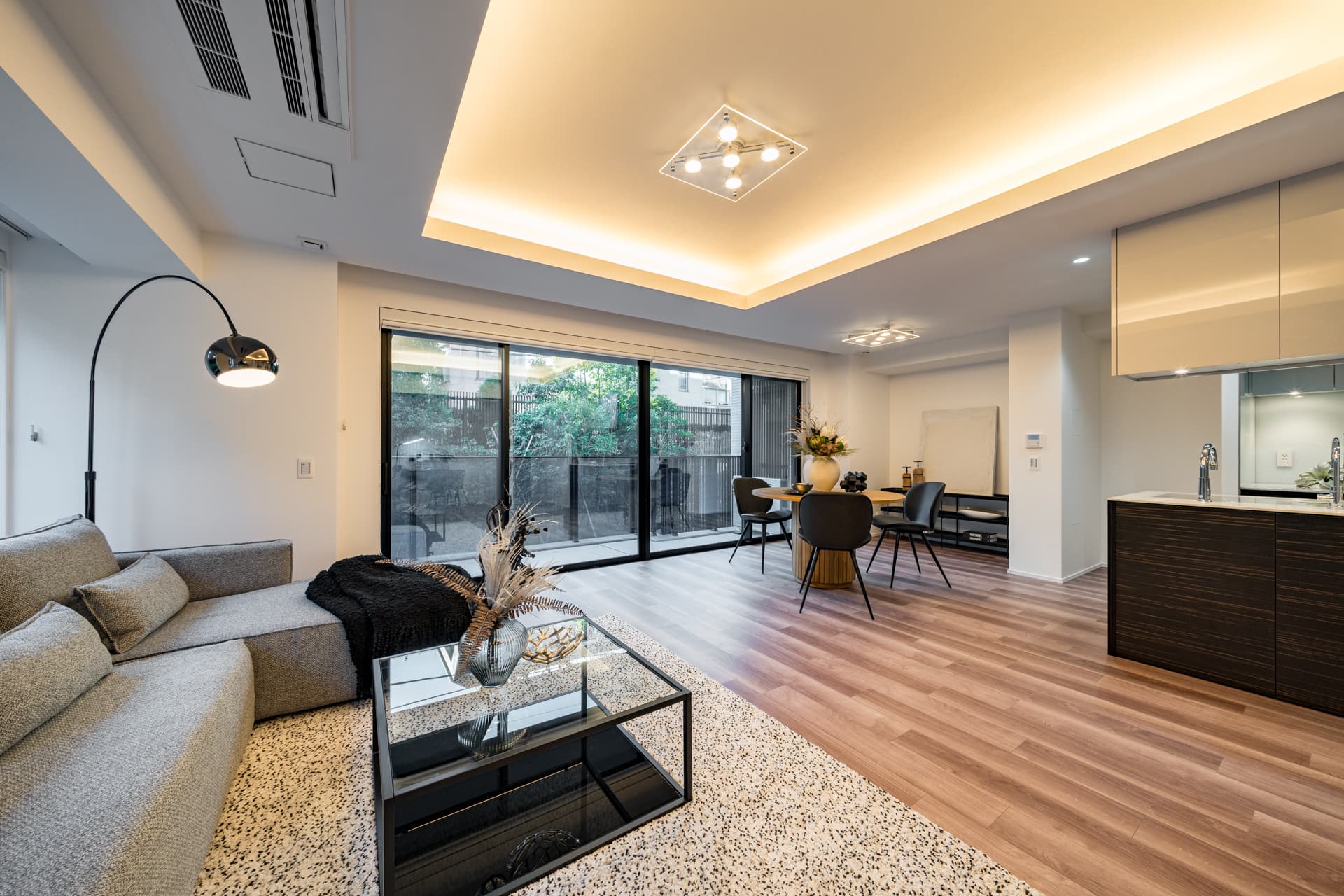 The Parkhouse Shibuya Nanpeidai　LDK.jpg