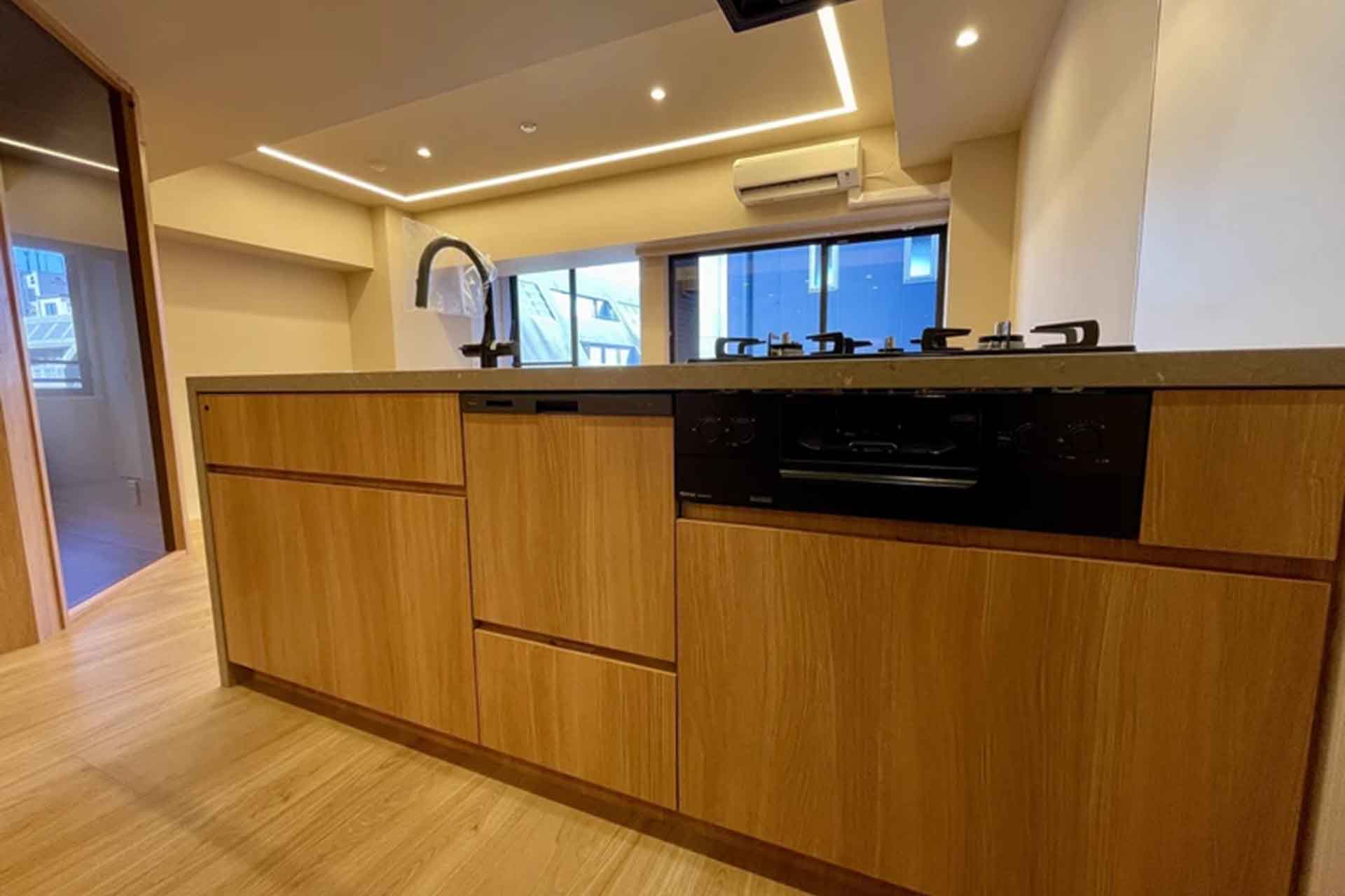 Win Azabujuban Hara Building kitchen.jpg