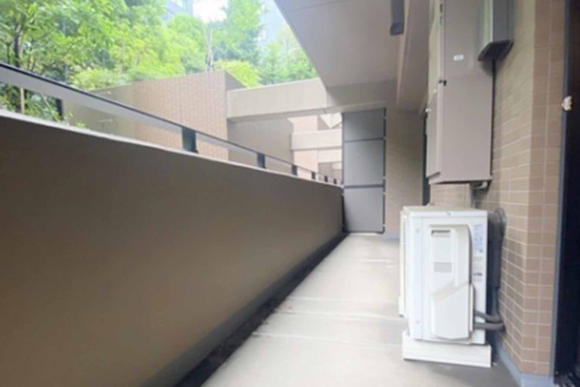 Tokiwamatsu House Balcony.jpg