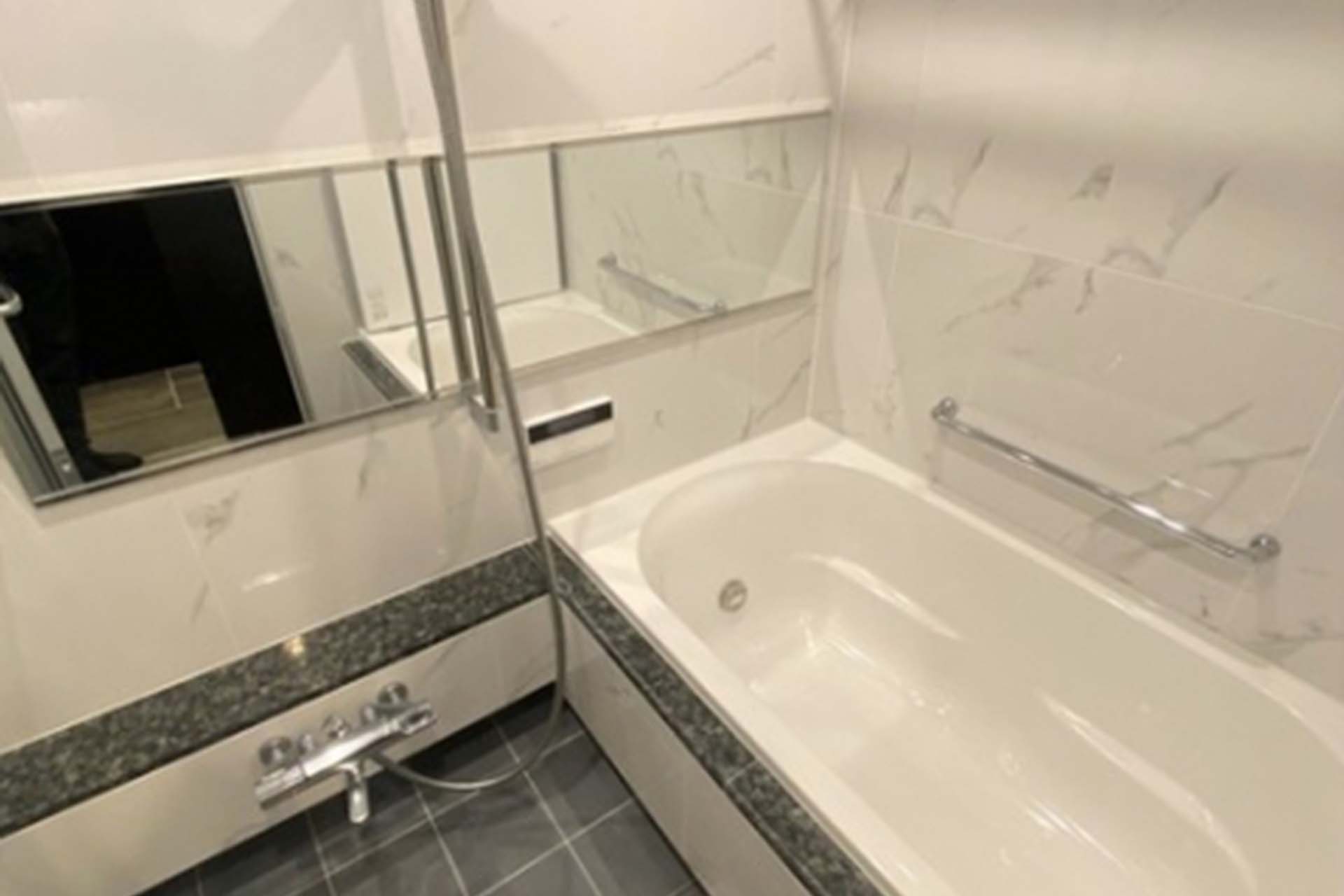 Tokiwamatsu House Bathroom2.jpg