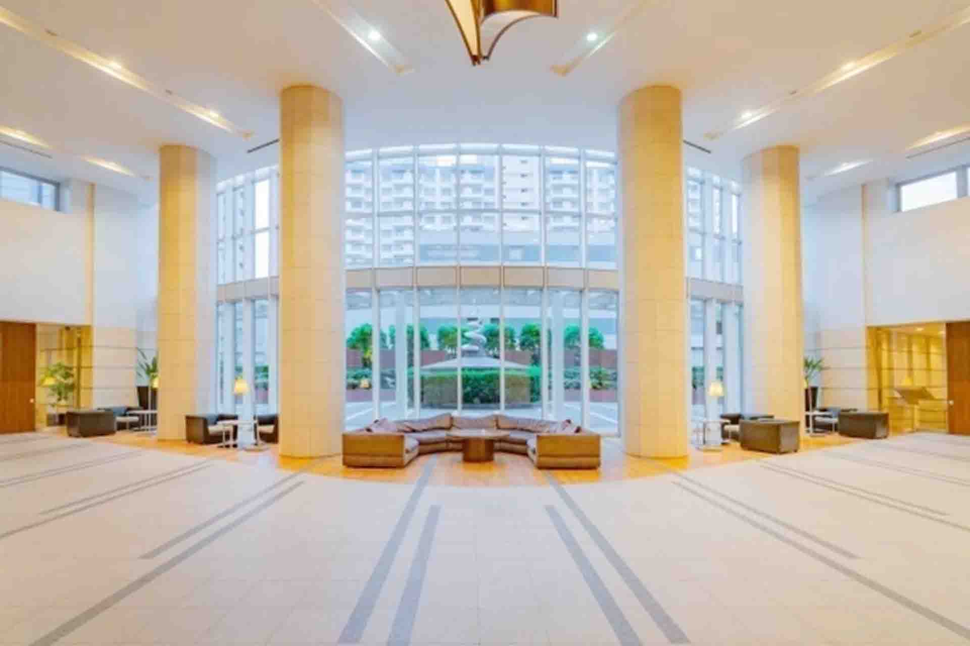 Shibaura Island Cape Tower Hall.jpg