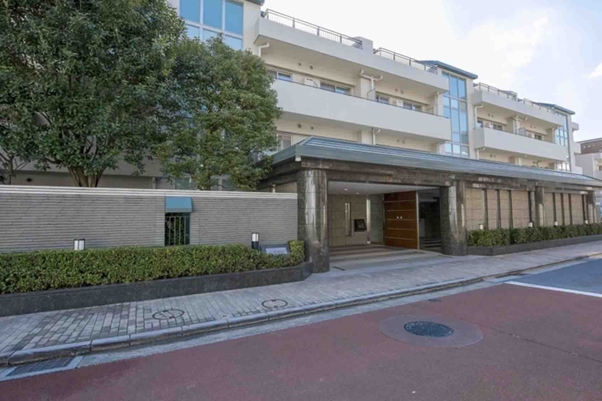 Park Court Mita Tsunamachi exterior.jpg