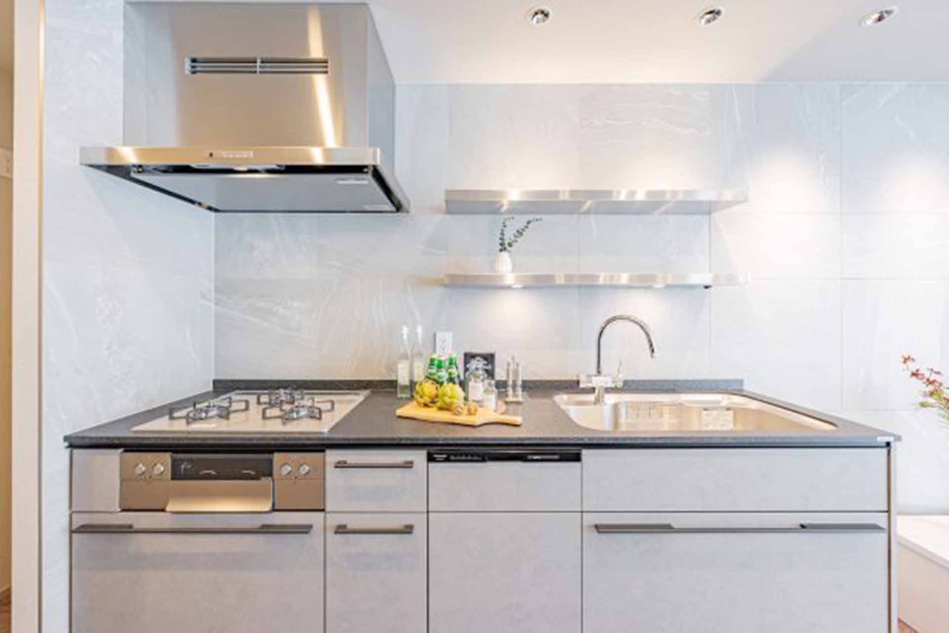 Akasaka Tower Residence Top of the Hill kitchen.jpg