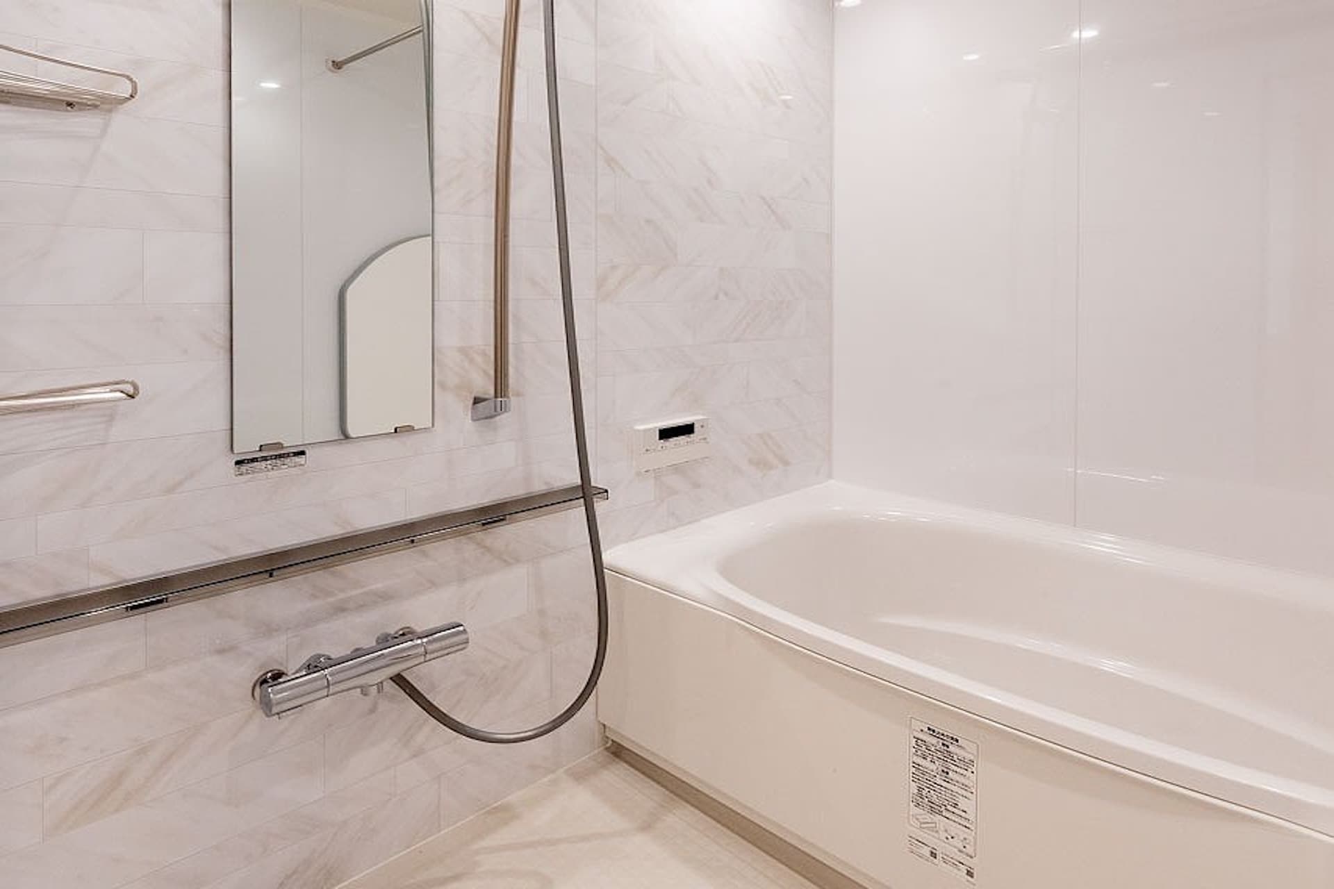 Bay Court Shibaura Bathroom2.jpg
