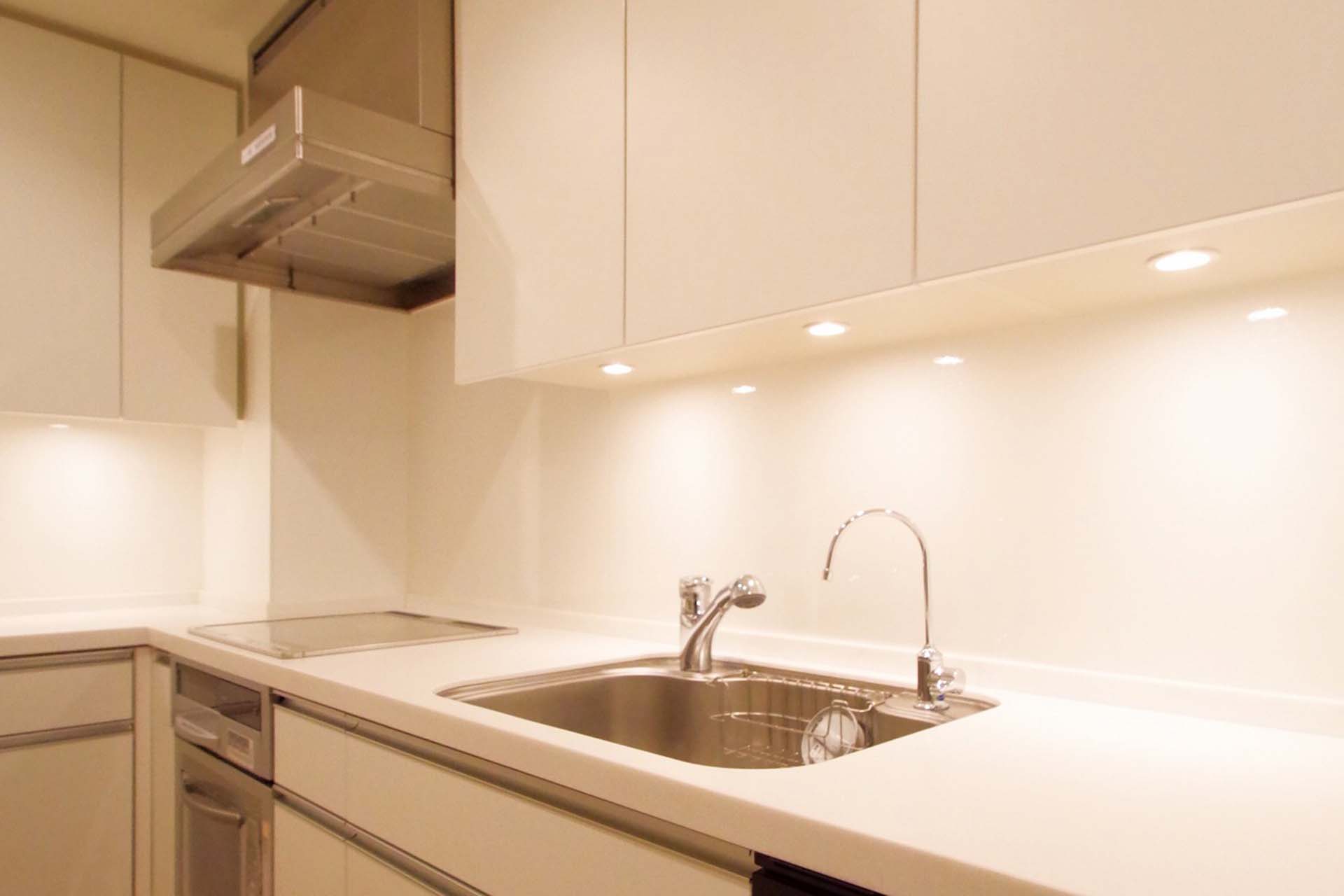 La Tour Mita kitchen.jpg
