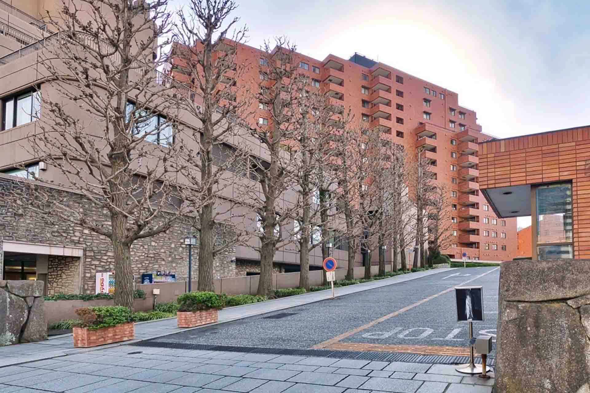 Pair City Renaissance exterior.jpg