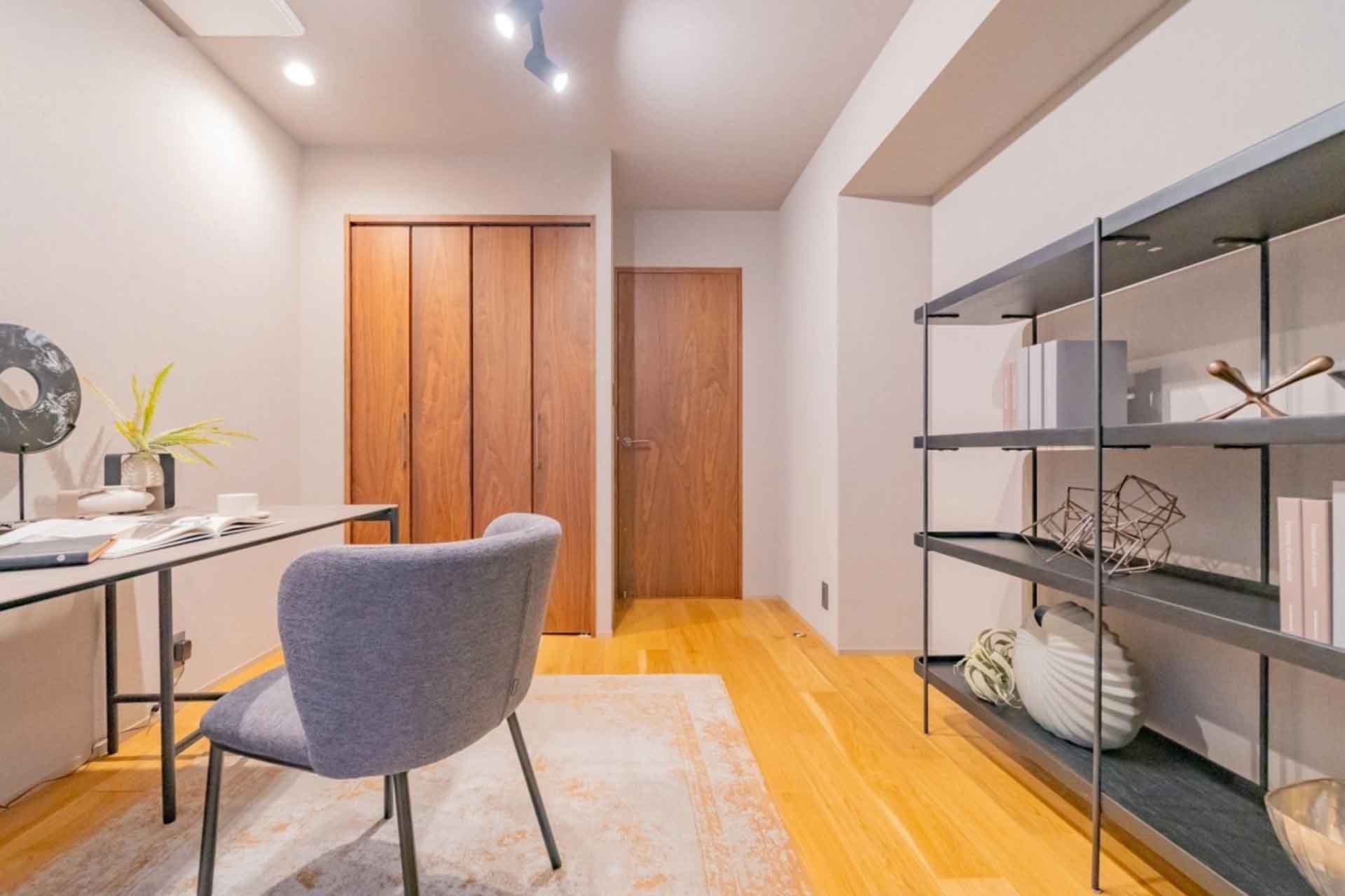 Pair City Renaissance Bedroom.jpg