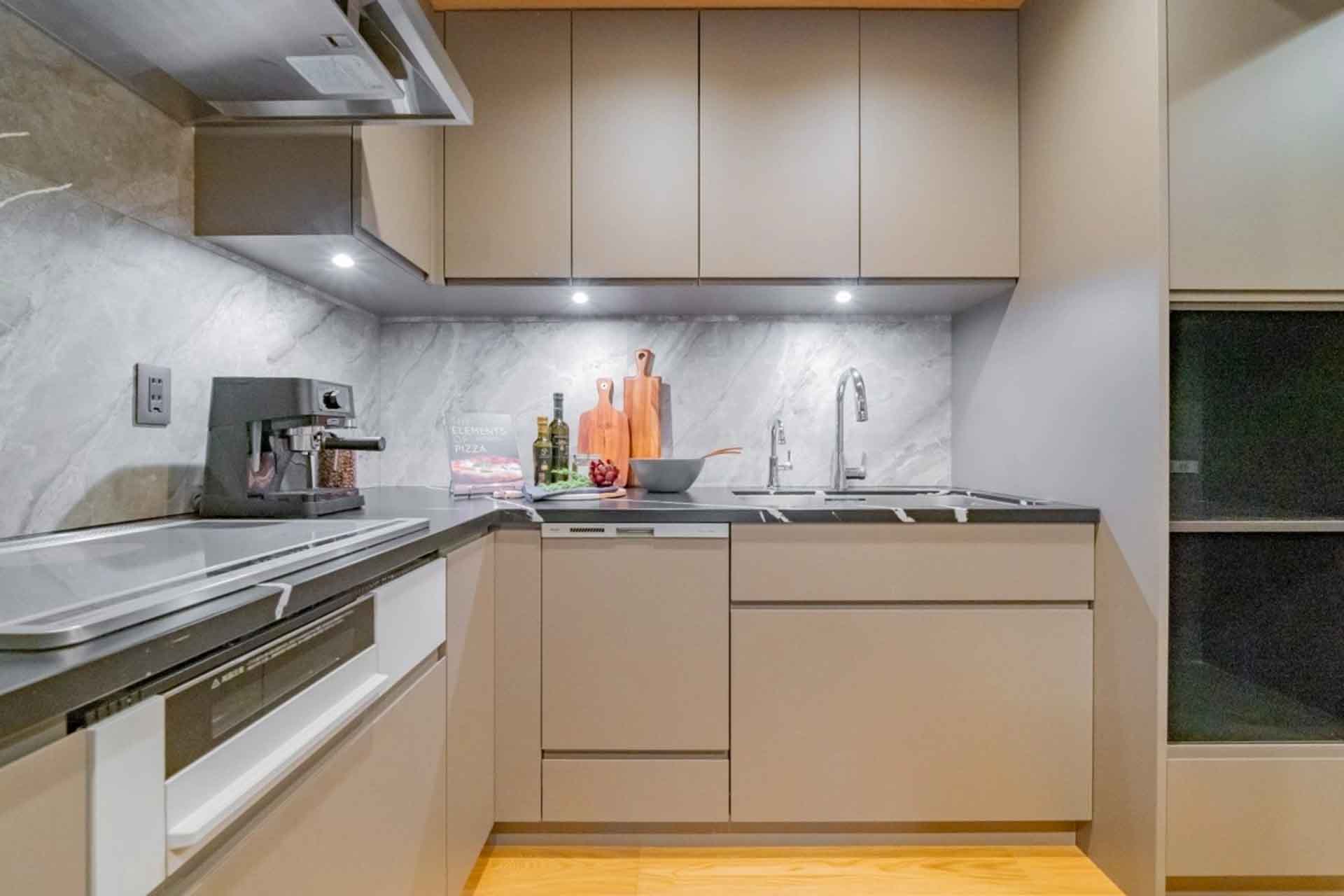 Pair City Renaissance kitchen.jpg